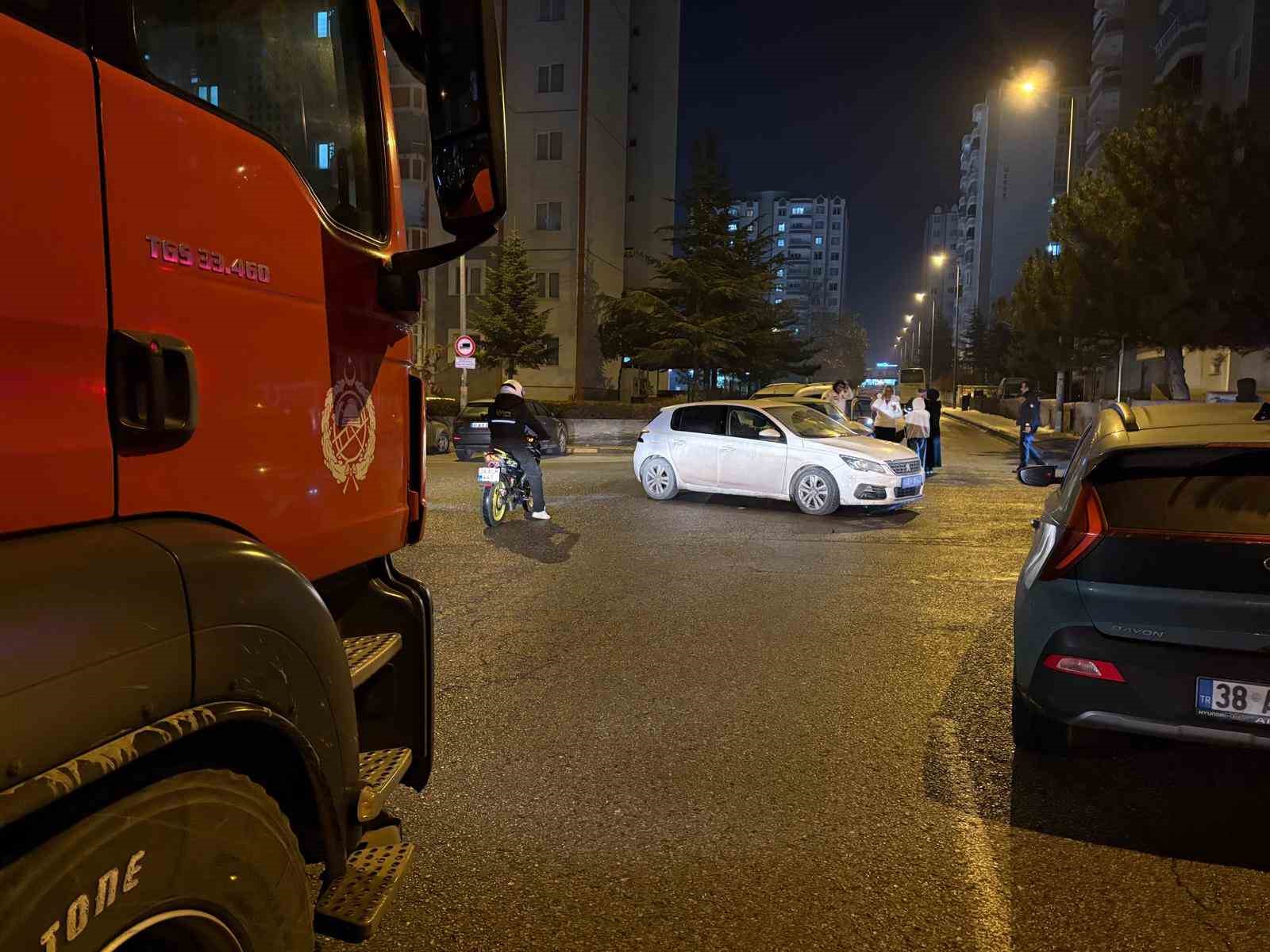 İki otomobil çarpıştı: 1 yaralı