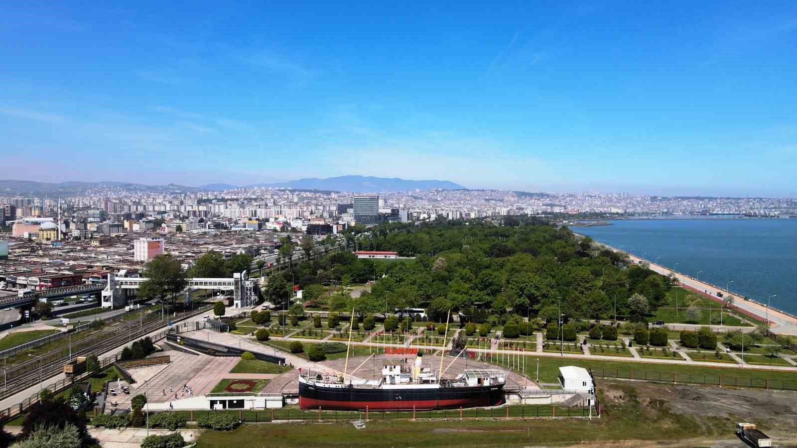 Bandırma Vapuru, karadan yürütülerek Tütün İskelesi’ne taşınacak
