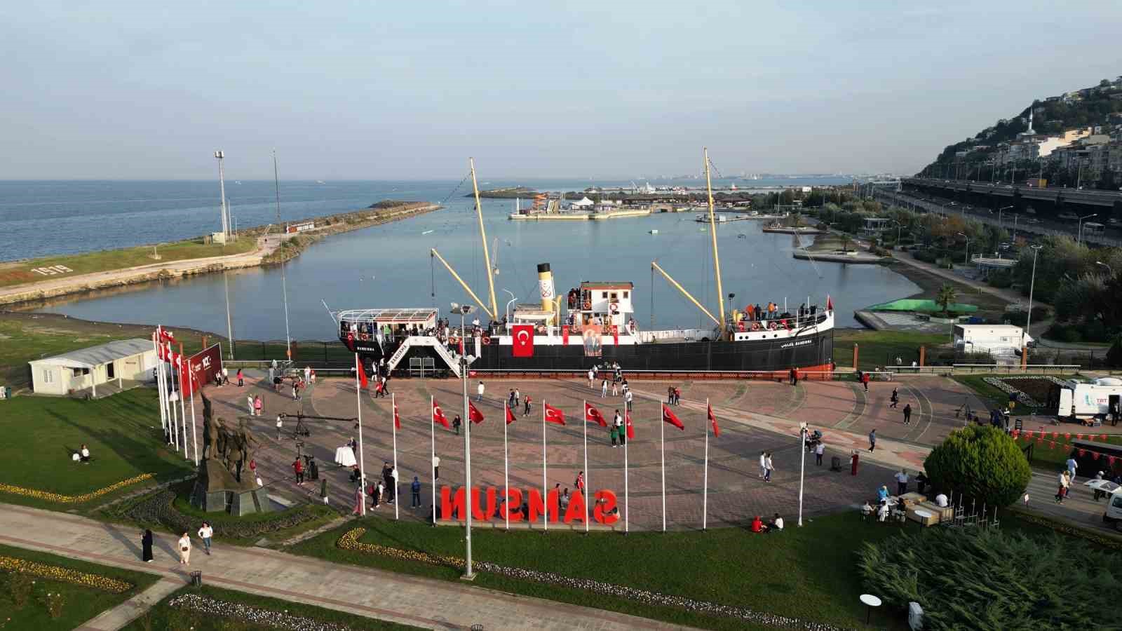 Bandırma Vapuru, karadan yürütülerek Tütün İskelesi’ne taşınacak