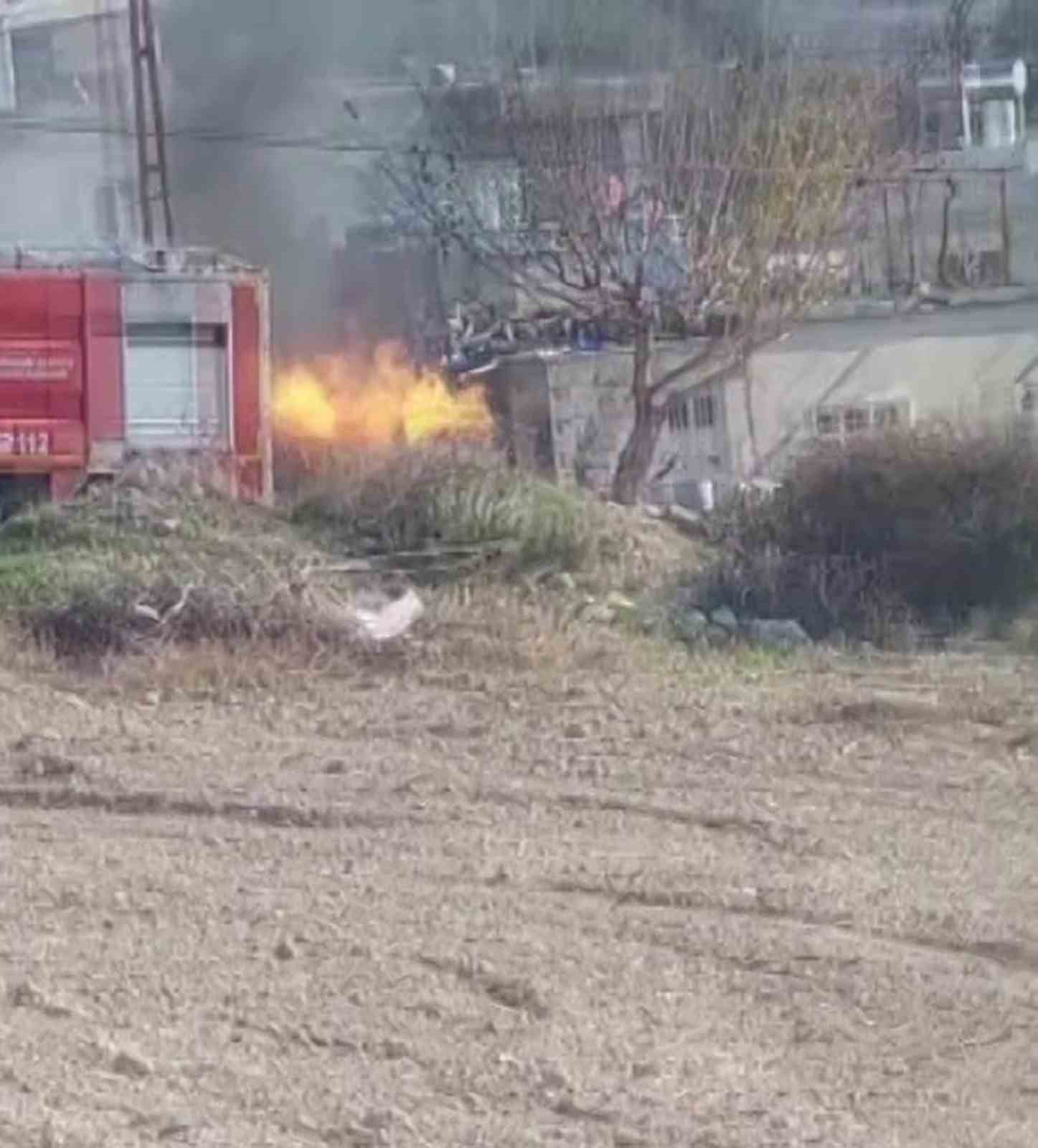 Mersin’de bakım yapılan araç alev alarak yandı