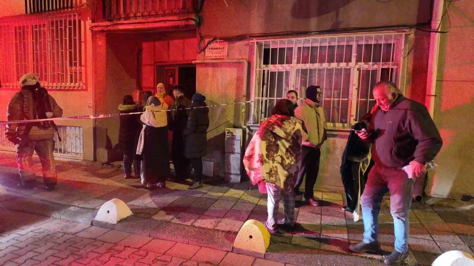 Kadıköy’de korkutan yangın: 1’i ağır 8 yaralı