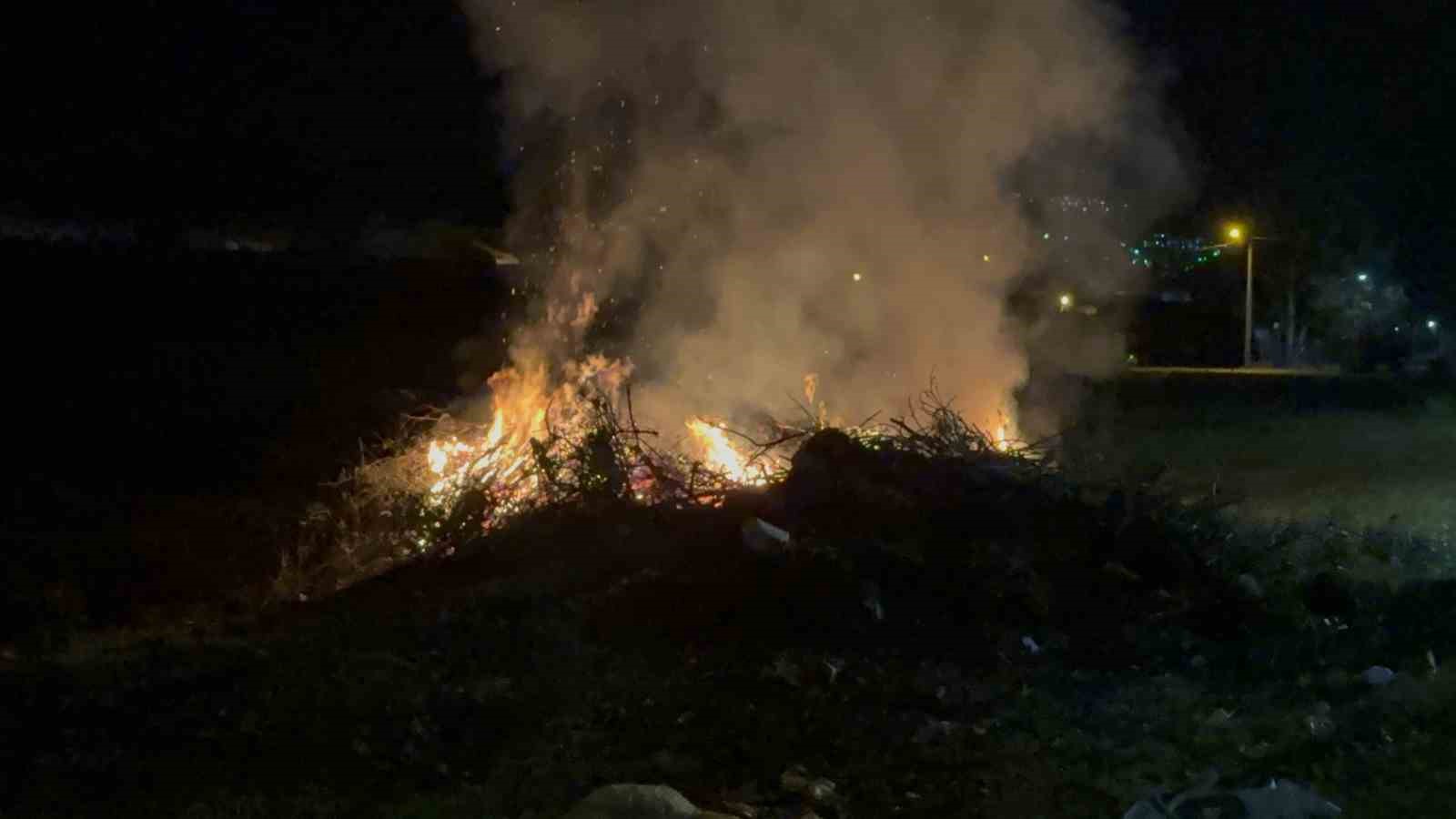 Gazipaşa’da çalılık yangını itfaiye ekiplerince söndürüldü