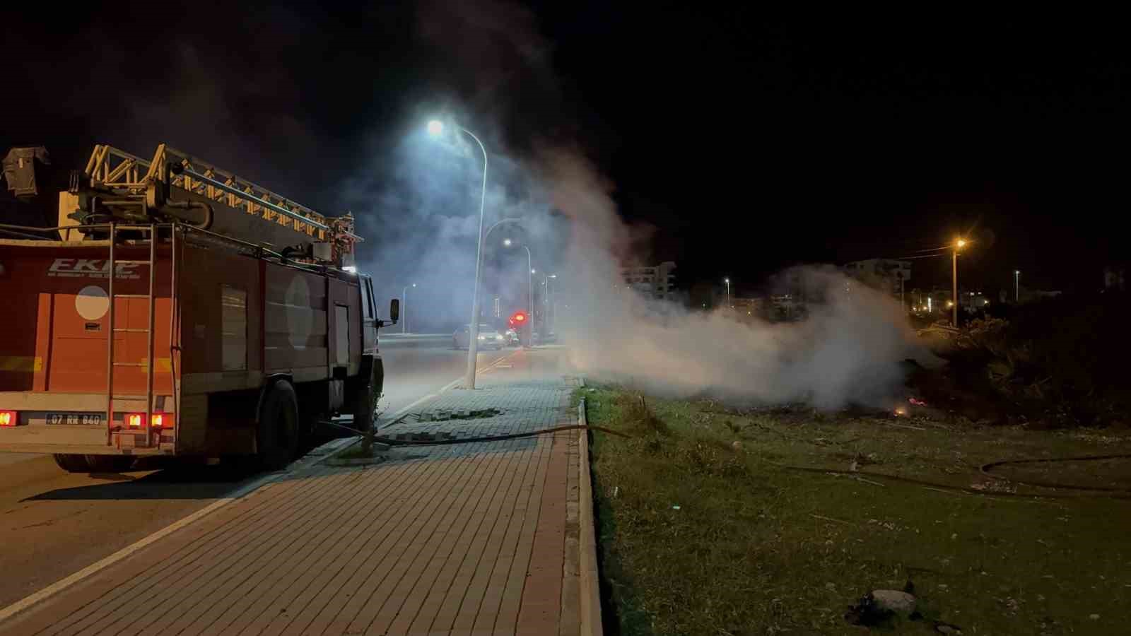 Gazipaşa’da çalılık yangını itfaiye ekiplerince söndürüldü