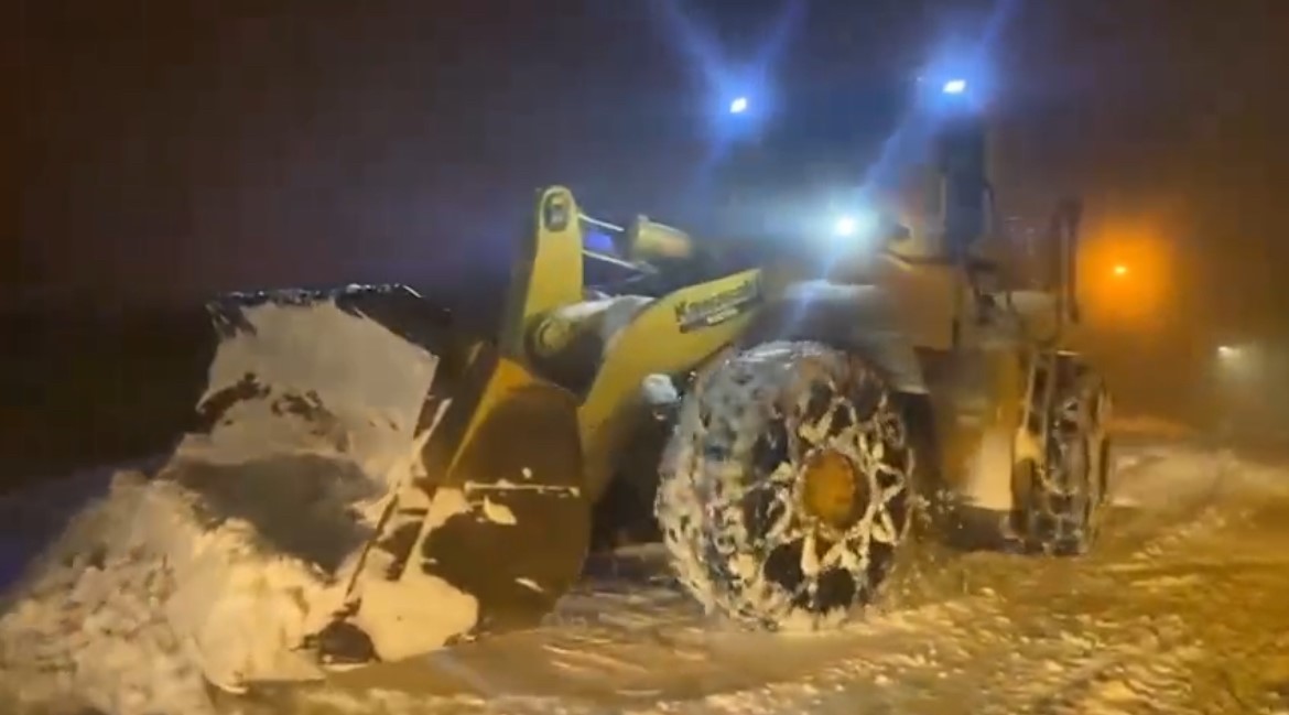 Bingöl’de yoğun kar yağışı sonrası ekipler seferber oldu