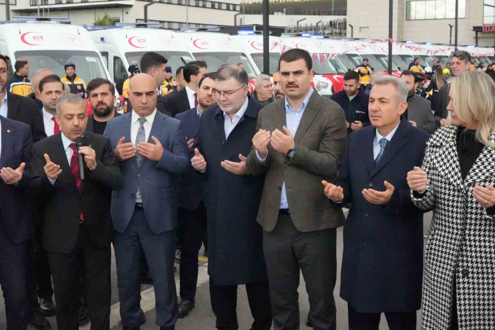 İzmir’de sağlık filosuna 45 yeni ambulans