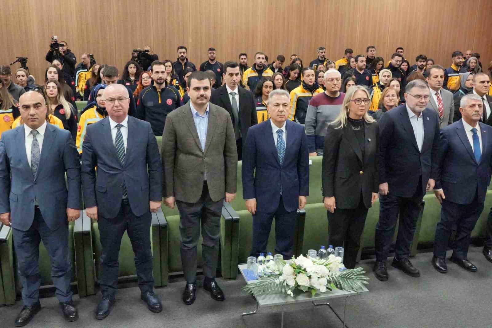 İzmir’de sağlık filosuna 45 yeni ambulans