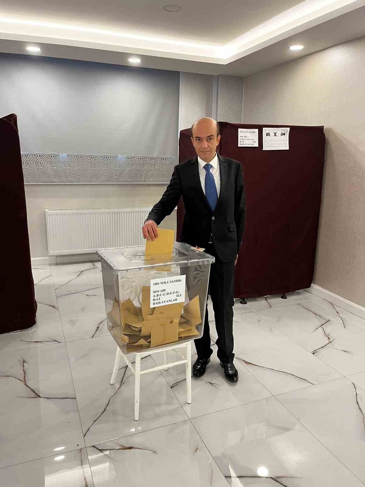 Yeni başkan Ömer Erken oldu