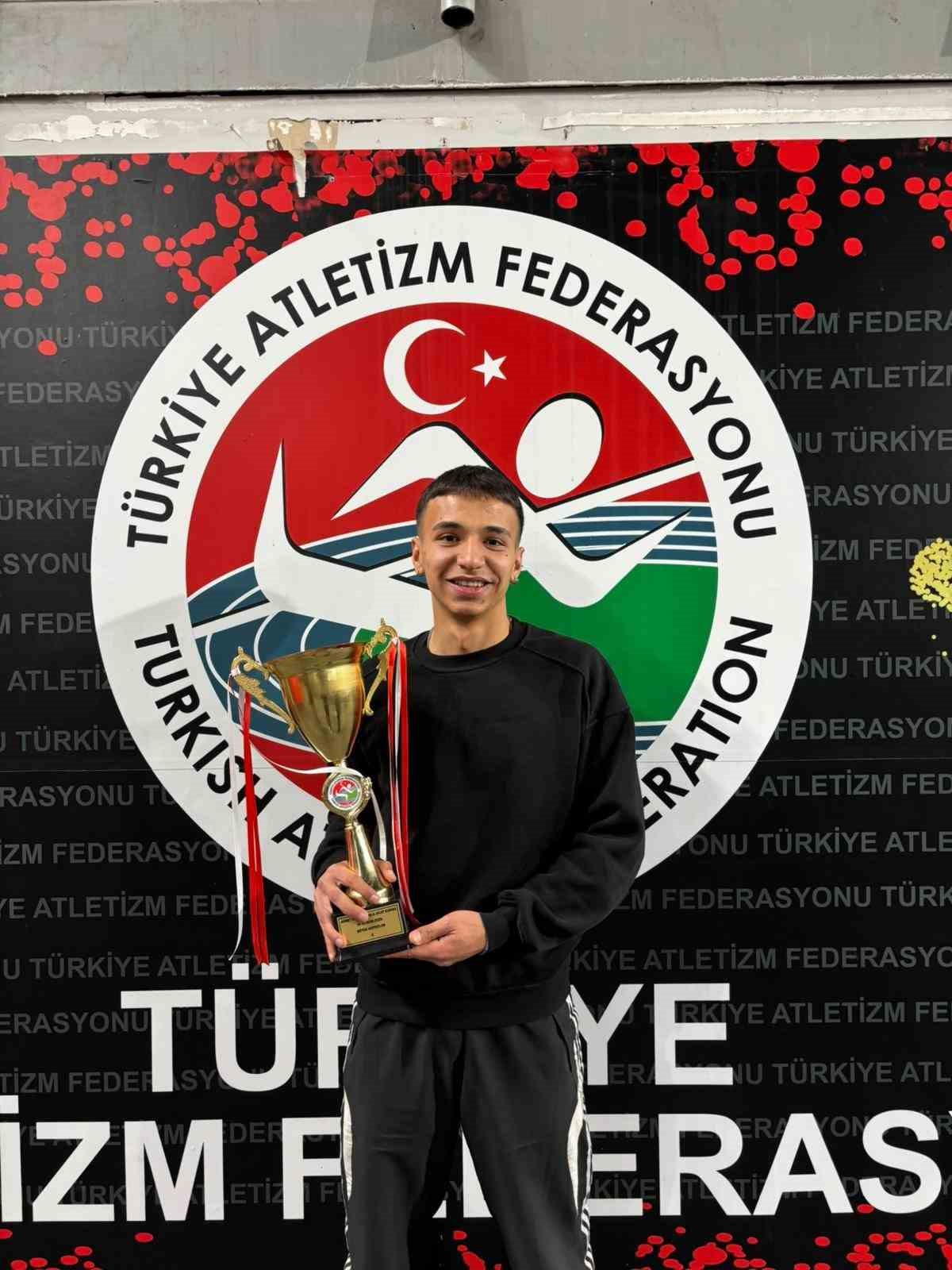 Denizli Akaspor heptatlonda madalyalarla döndü