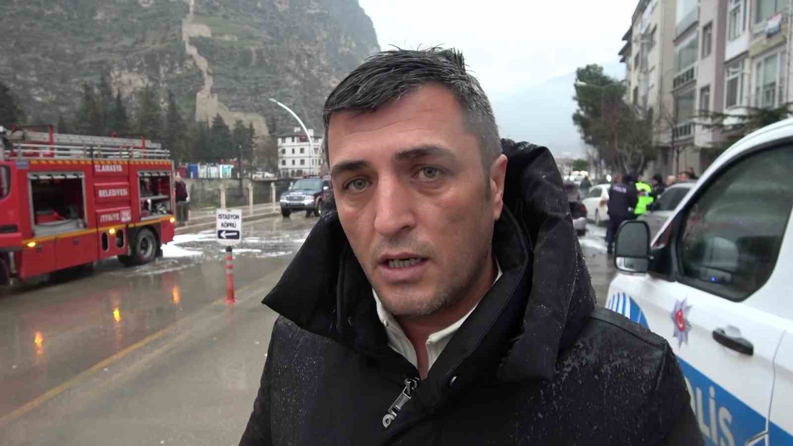 Amasya’da otomobil alev alev yandı, patlamalar korkuttu