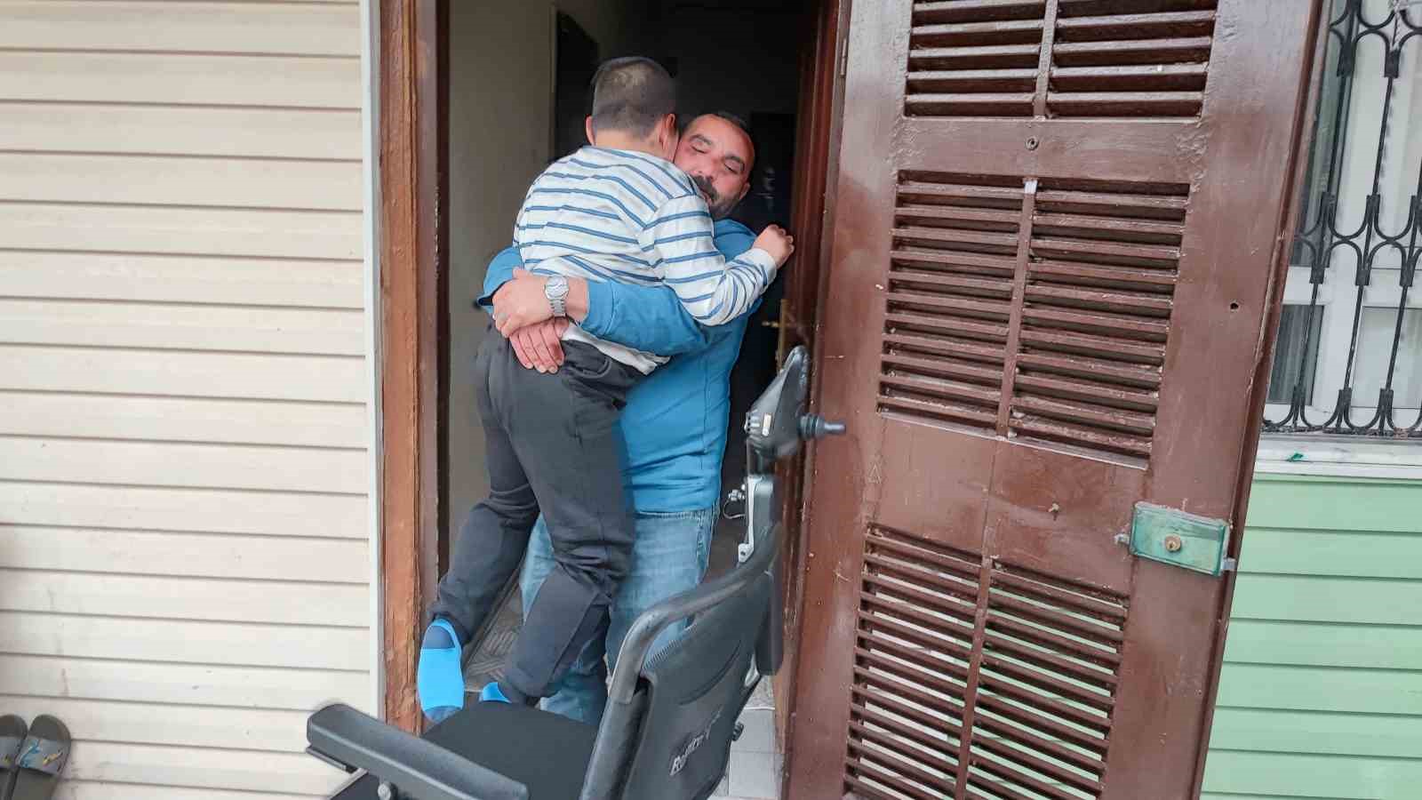 Evde eğitimle derslerini aksatmıyor, polis olma hayali kuruyor