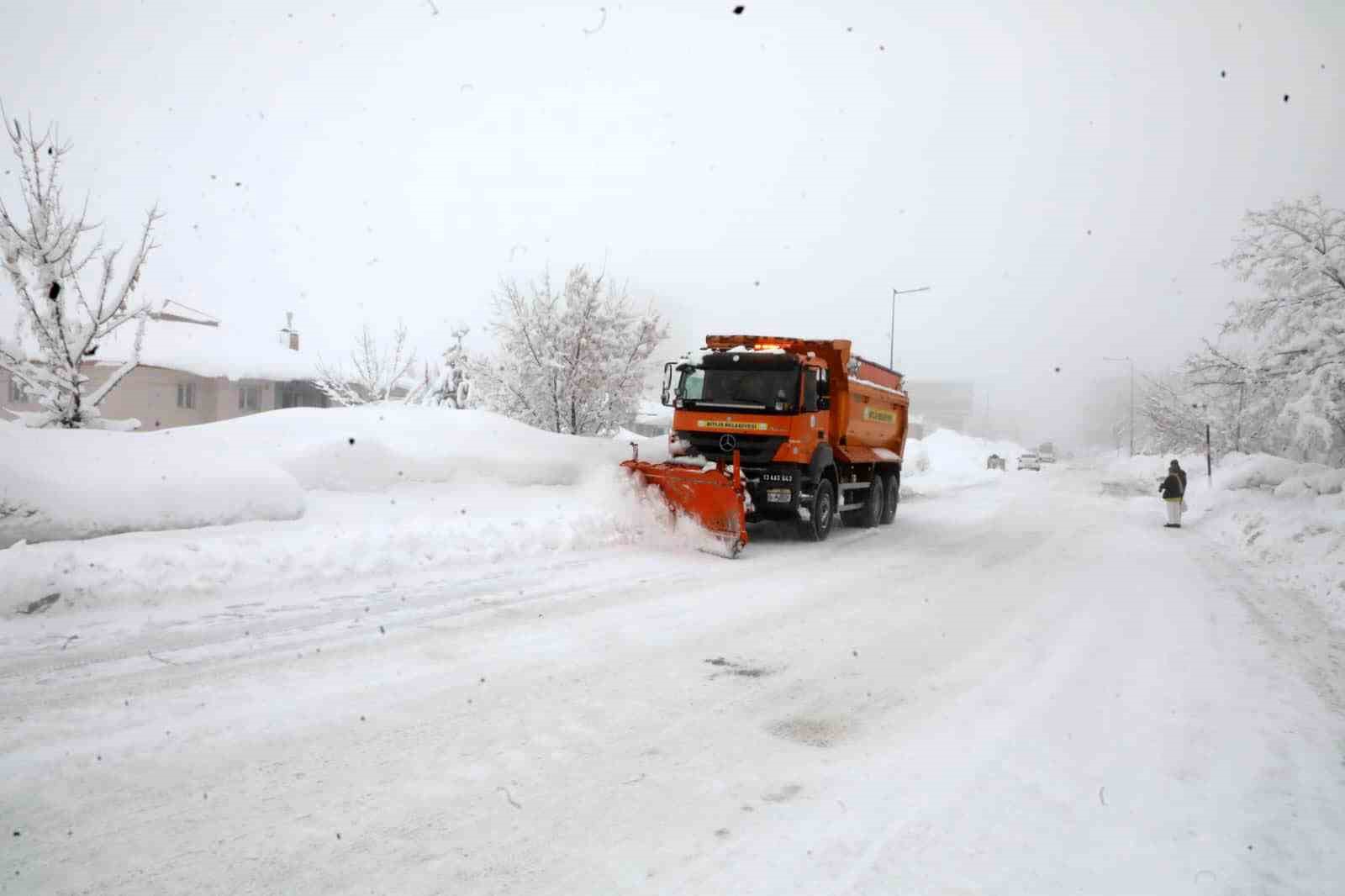 Bitlis’te karla mücadele seferberliği