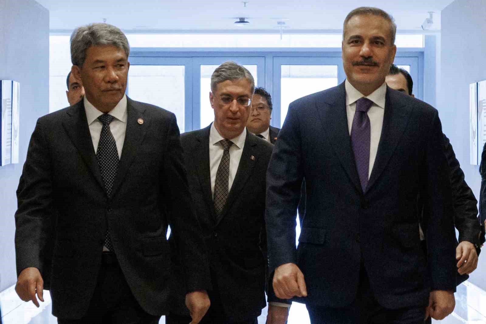 Bakan Fidan, Malezya Başbakanı İbrahim ve Dışişleri Bakanı Hasan ile görüştü