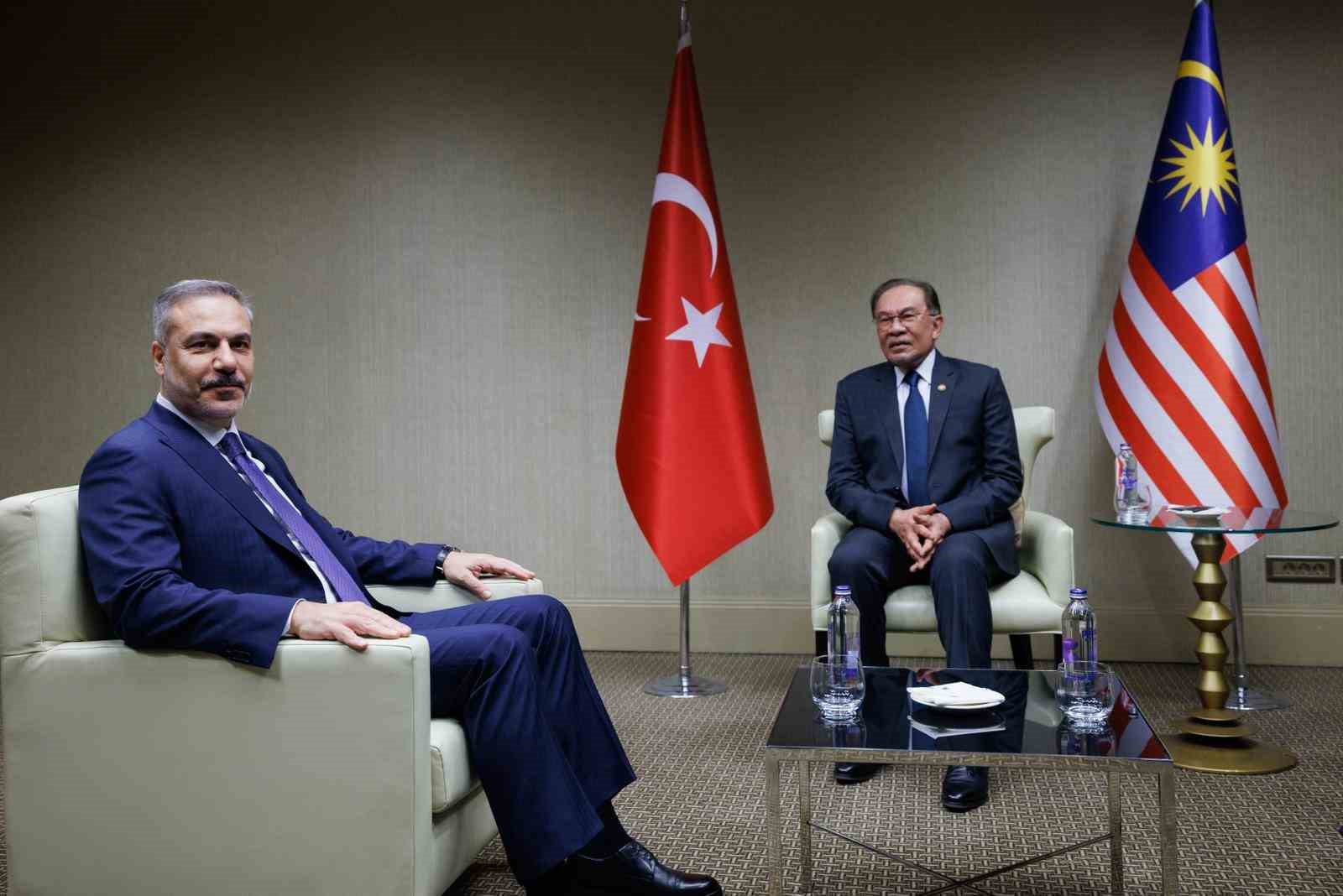 Bakan Fidan, Malezya Başbakanı İbrahim ve Dışişleri Bakanı Hasan ile görüştü