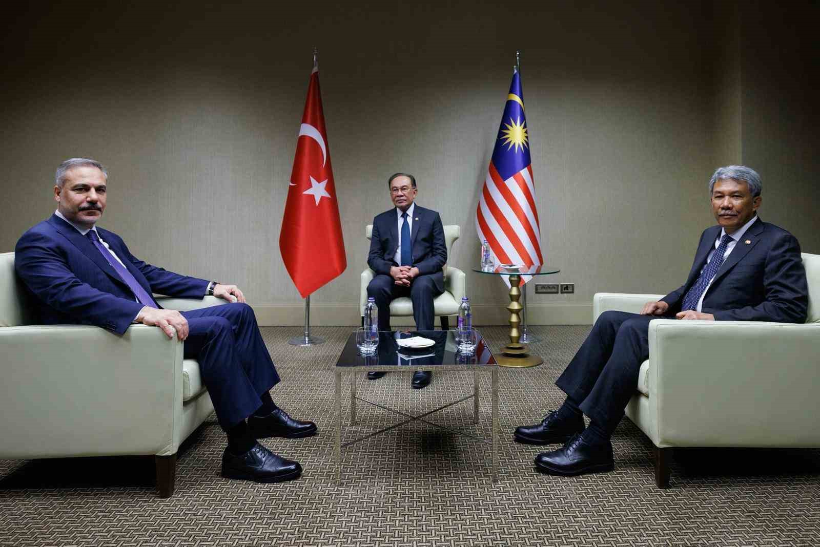 Bakan Fidan, Malezya Başbakanı İbrahim ve Dışişleri Bakanı Hasan ile görüştü