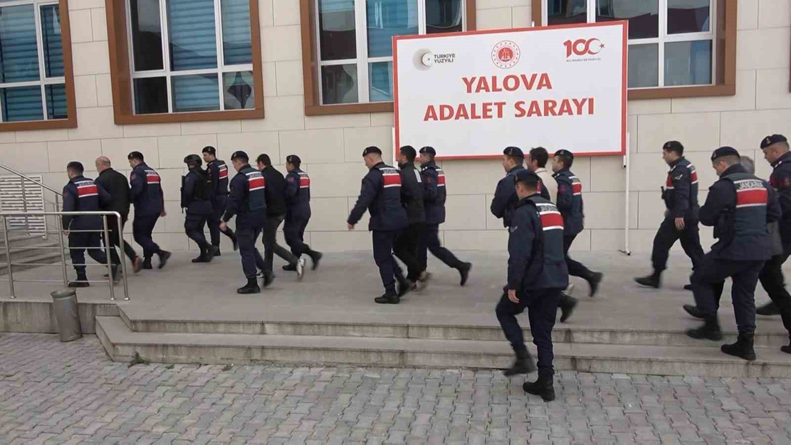 Yalova’da su hattında köpüklenme olayına karışan 3 şüpheliye 5’er yıl hapis