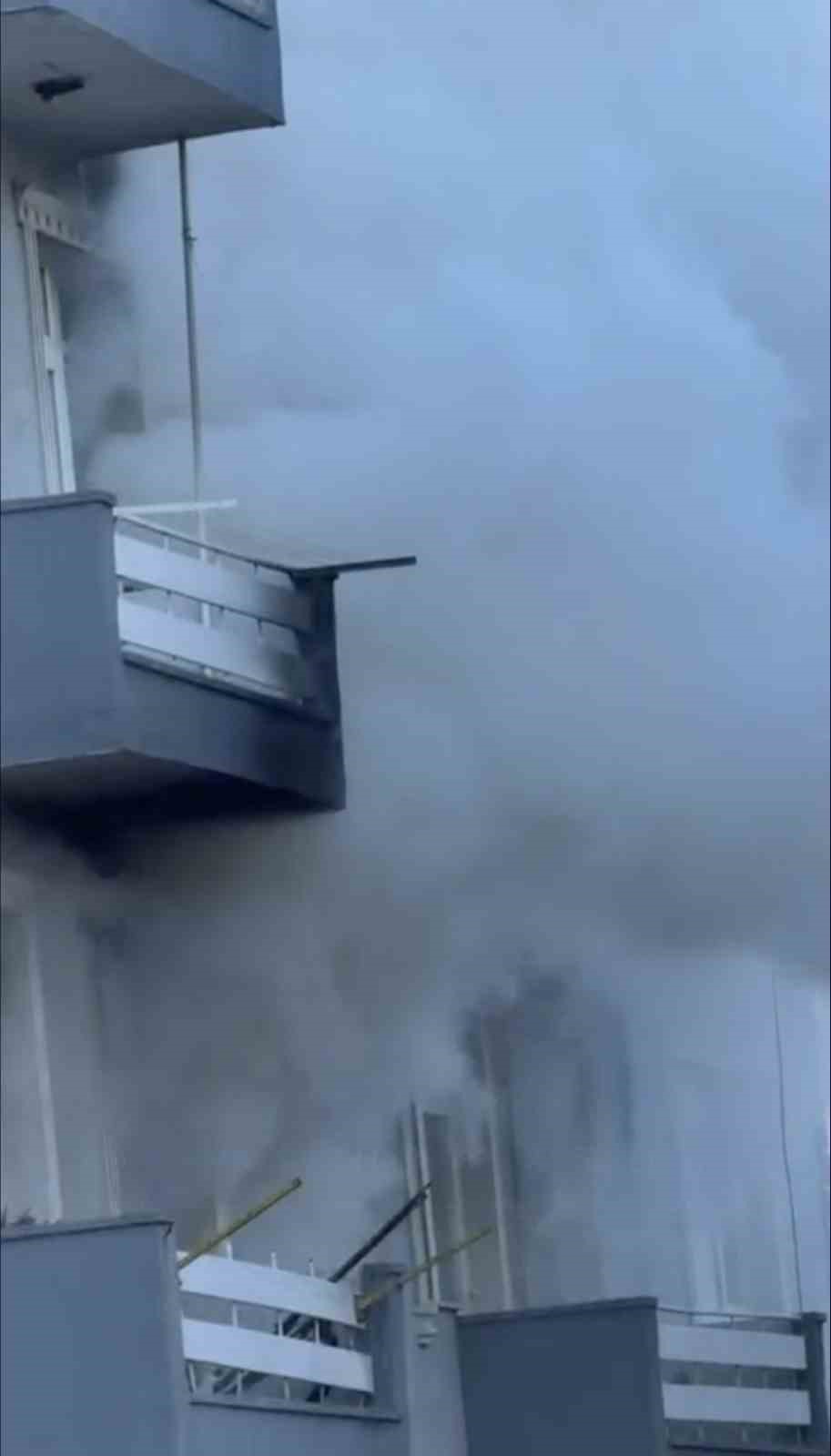 Bursa’da yangın faciası...Yatalak adam alev kapanında kaldı