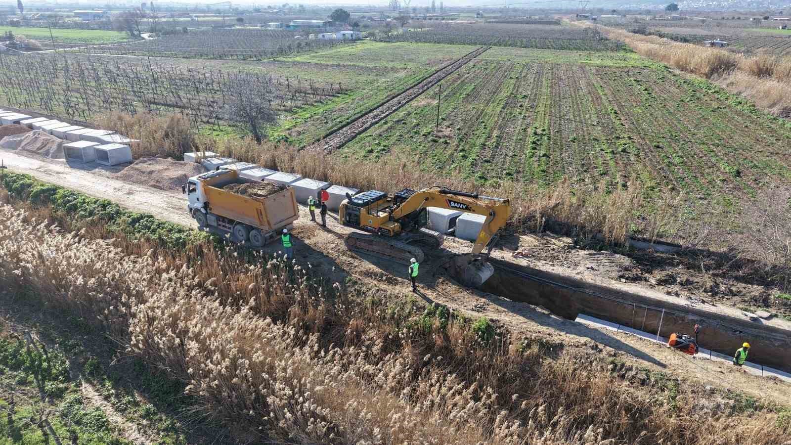 Manisa Büyükşehir Belediyesi ve MASKİ tüm gücüyle sahada