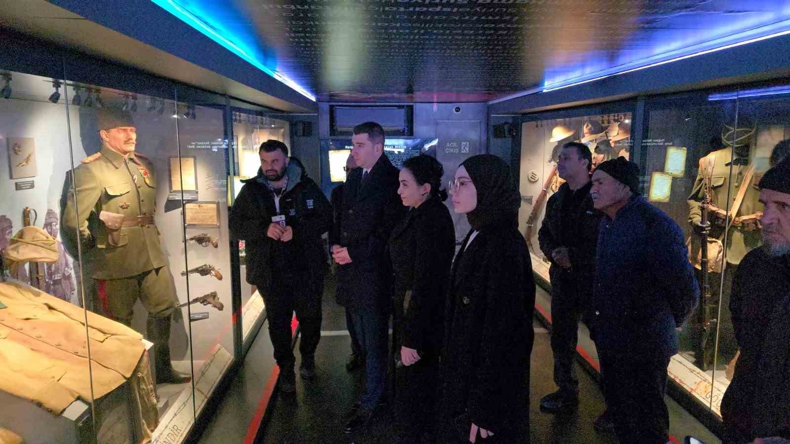 Çanakkale Savaşları Mobil Müzesi Sındırgı’da yoğun ilgi gördü