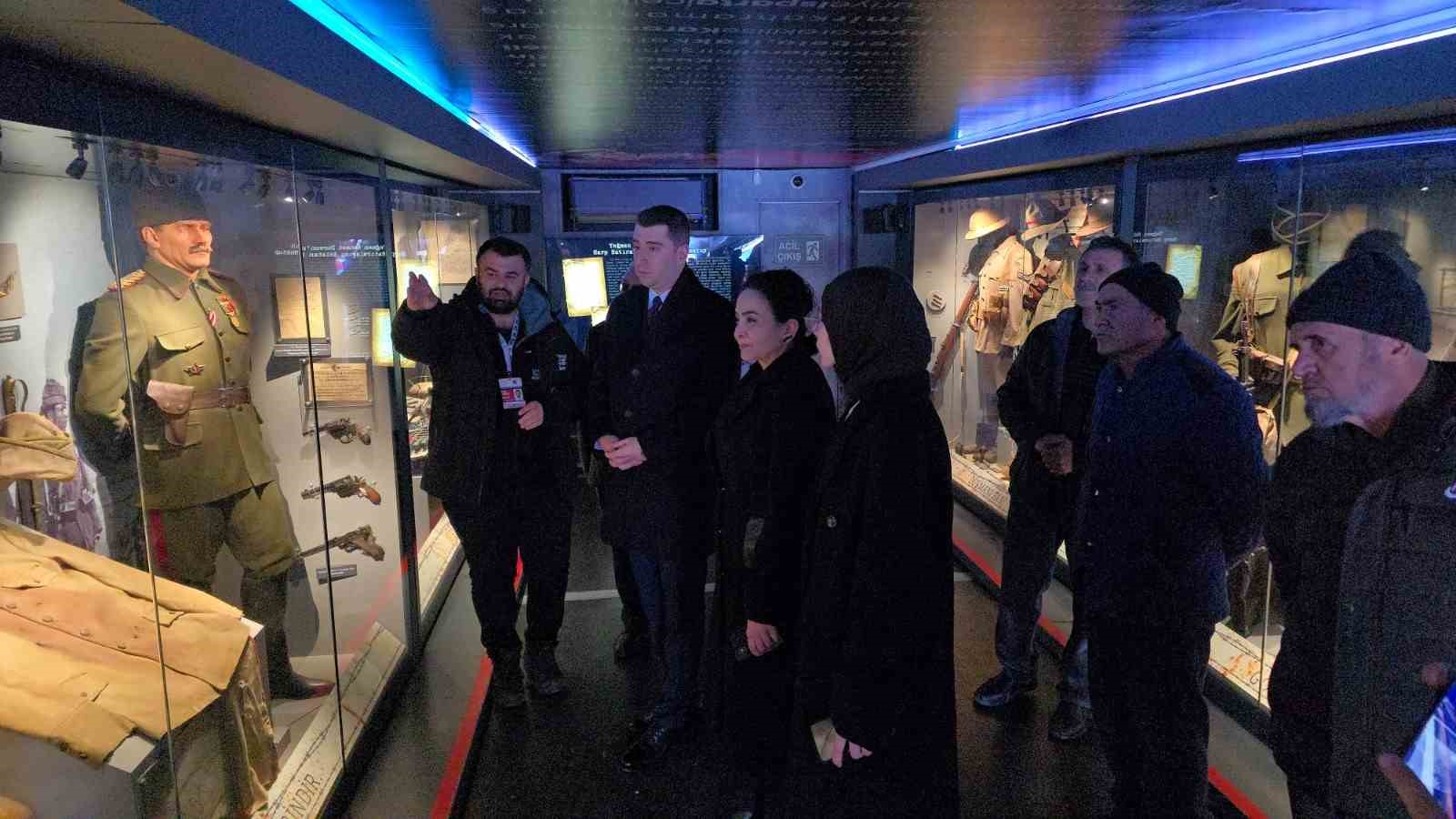 Çanakkale Savaşları Mobil Müzesi Sındırgı’da yoğun ilgi gördü