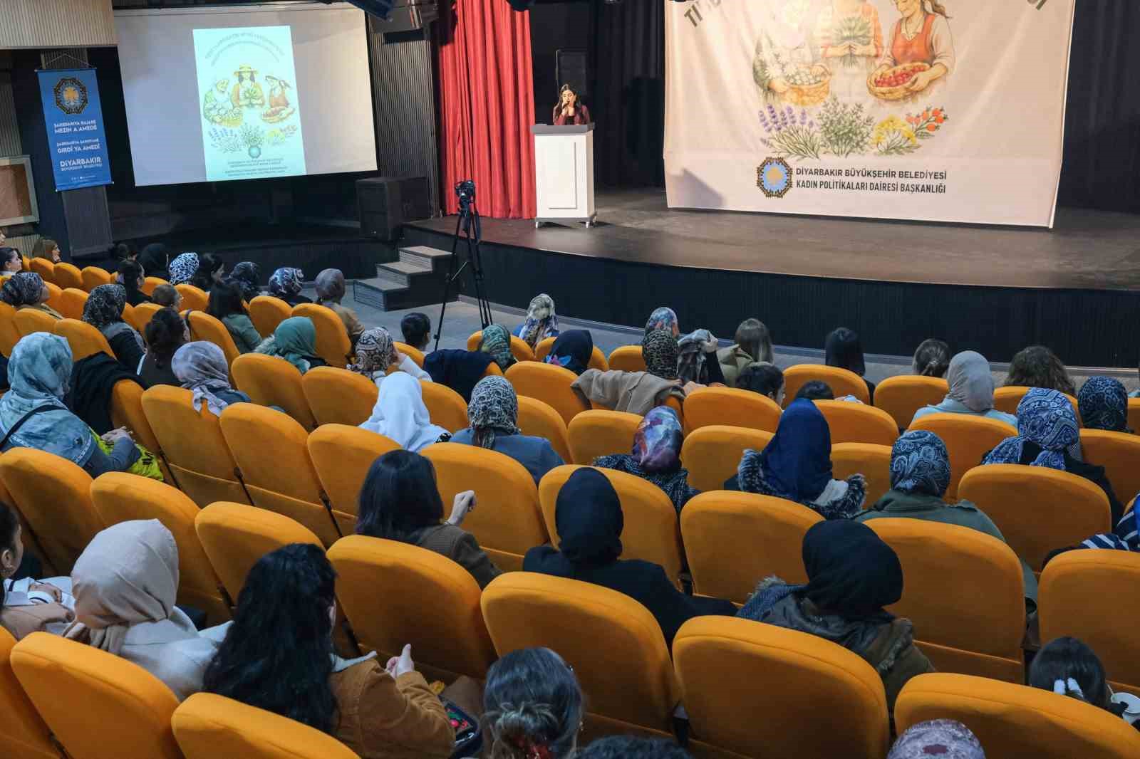 Tıbbi Aromatik Bitki Atölyesi kursiyerlerine sertifikaları verildi