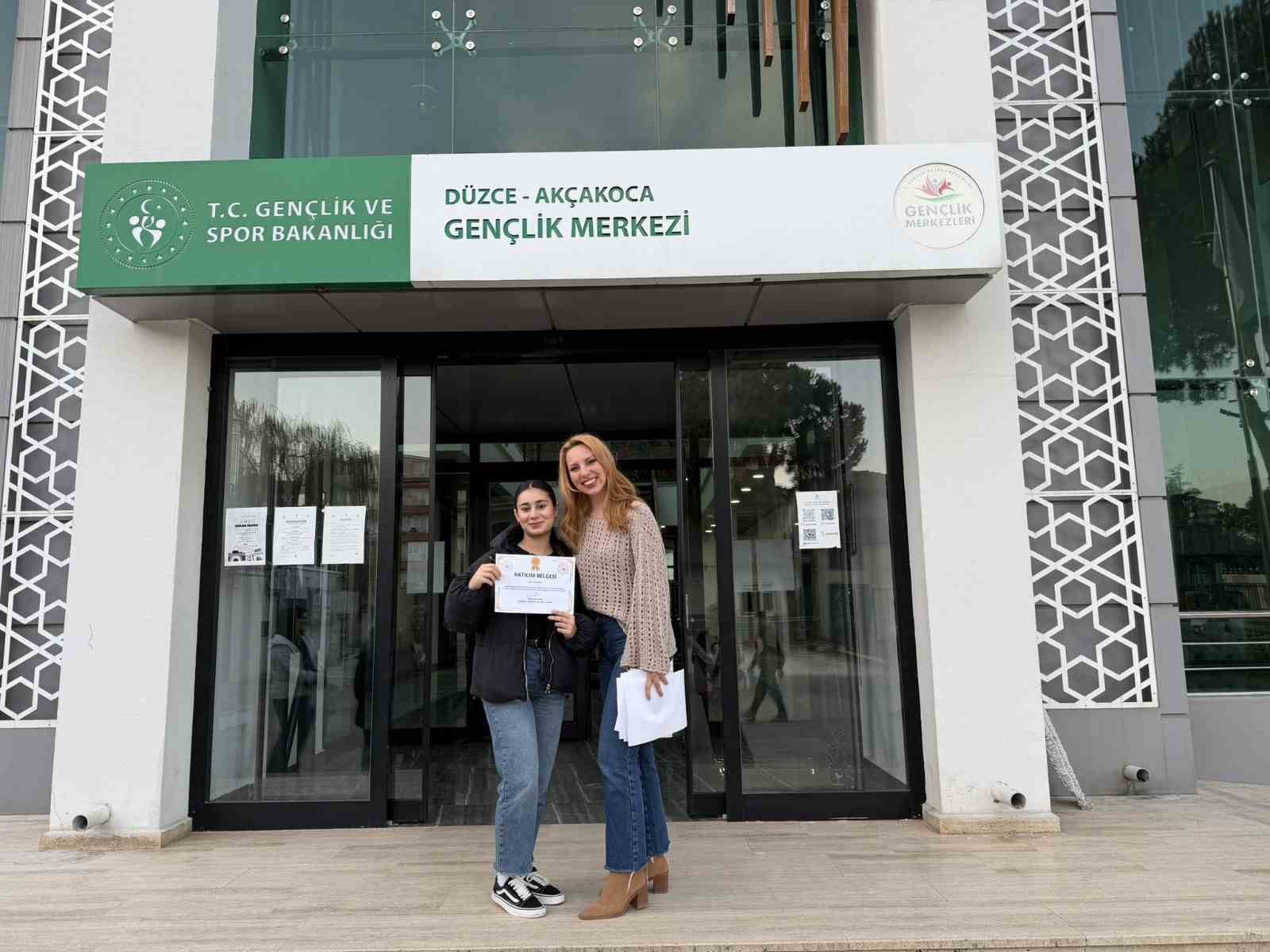 Akçakoca Gençlik Merkezi’nde diksiyon atölyesi tamamlandı