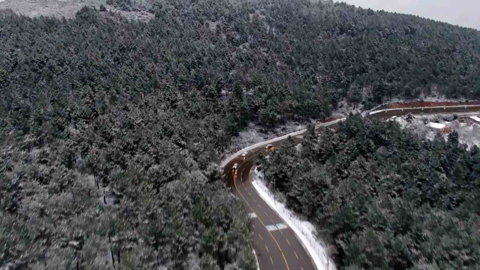 Karla kaplanan Aydos havadan görüntülendi