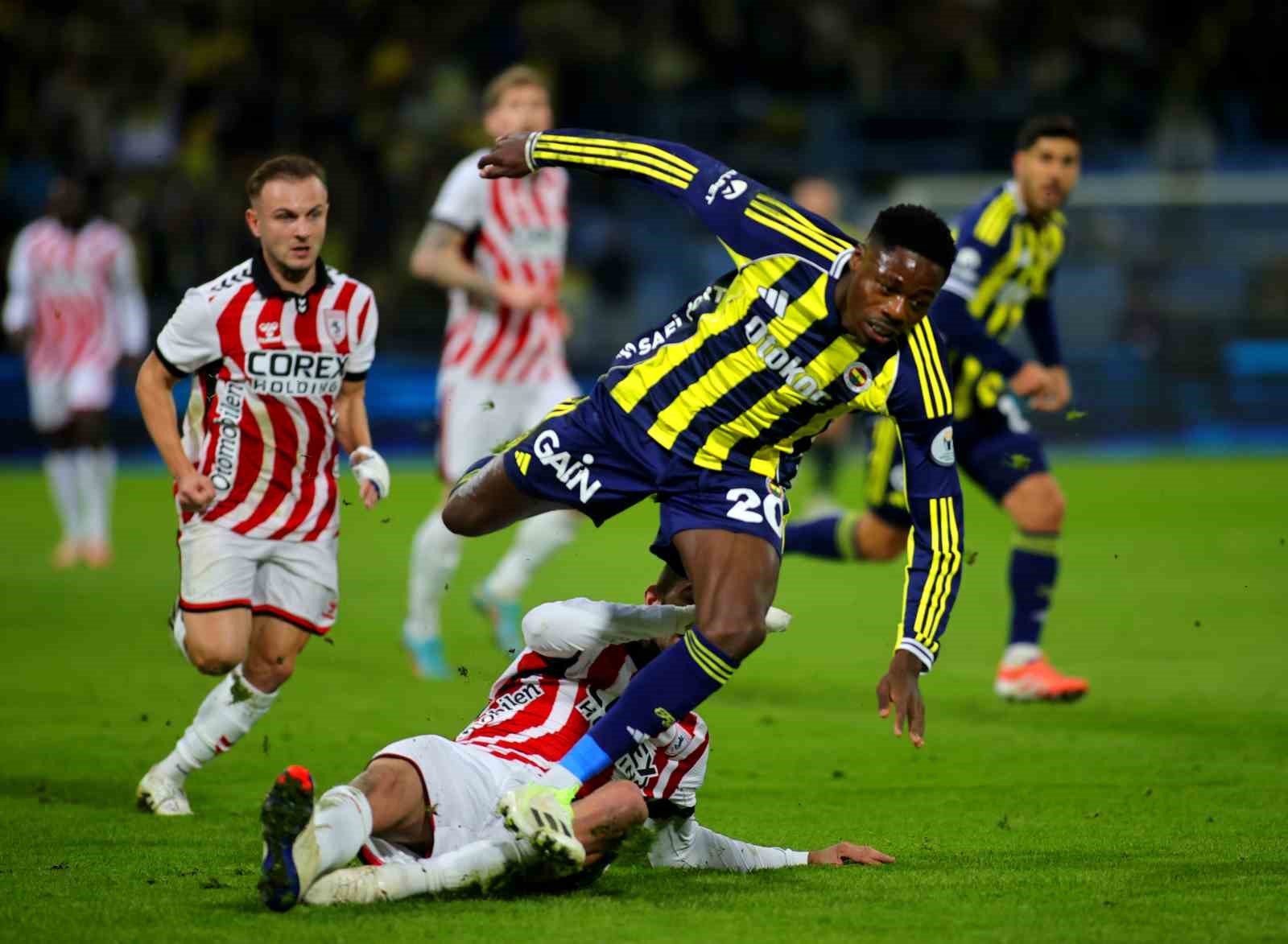 Turkcell Süper Kupa: Fenerbahçe: 1 - Samsunpor: 0 (İlk yarı)