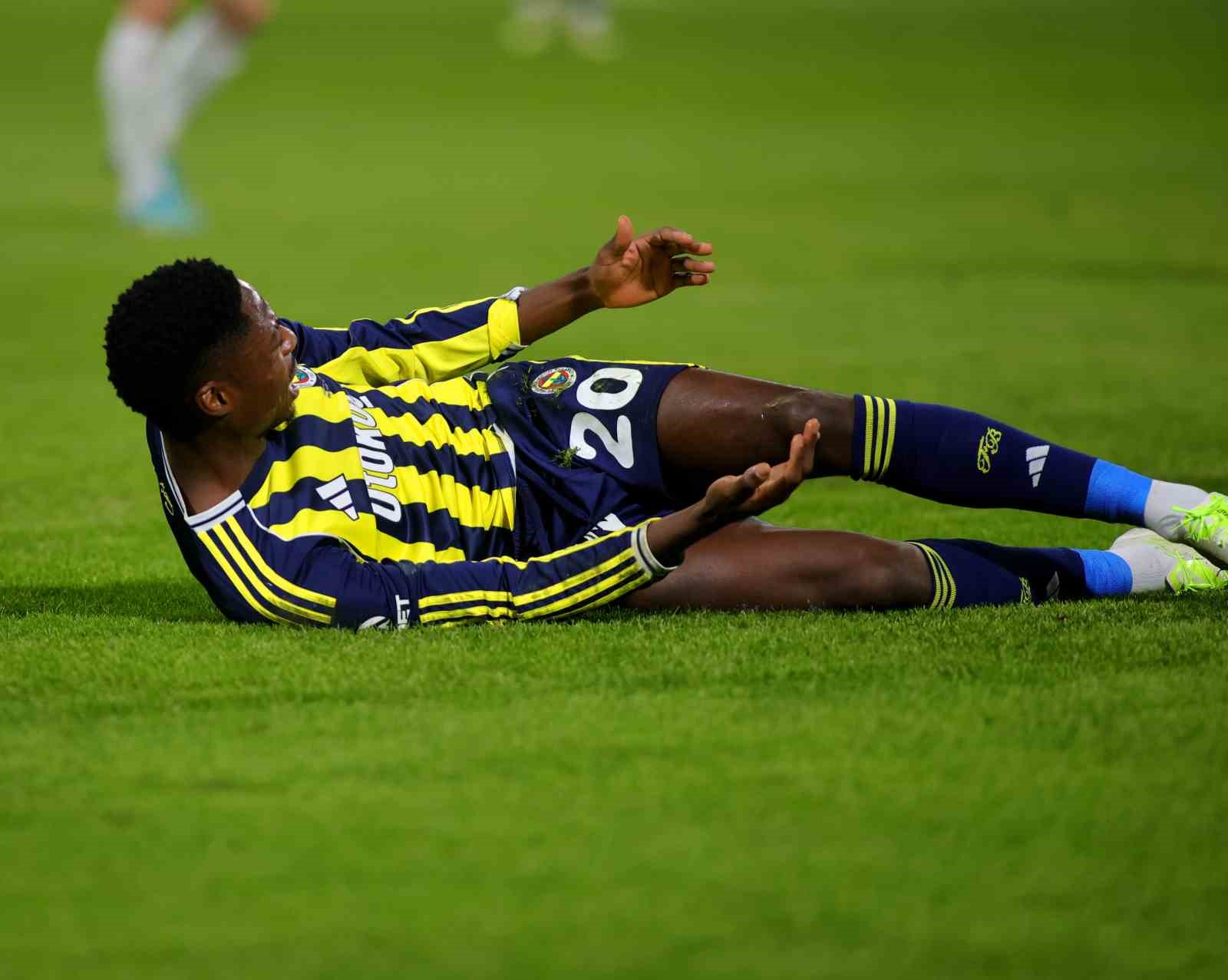 Turkcell Süper Kupa: Fenerbahçe: 1 - Samsunpor: 0 (İlk yarı)