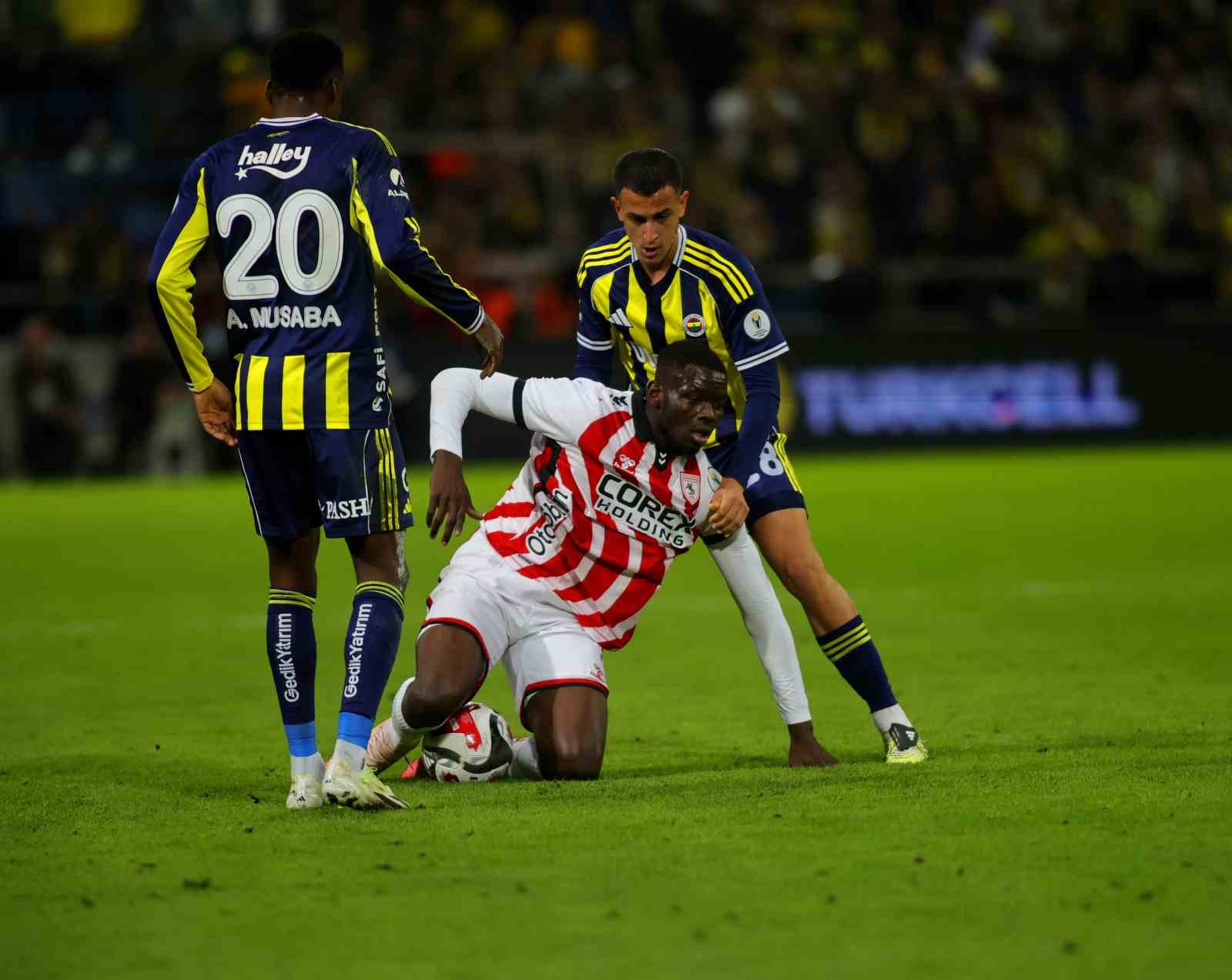 Turkcell Süper Kupa: Fenerbahçe: 1 - Samsunpor: 0 (İlk yarı)