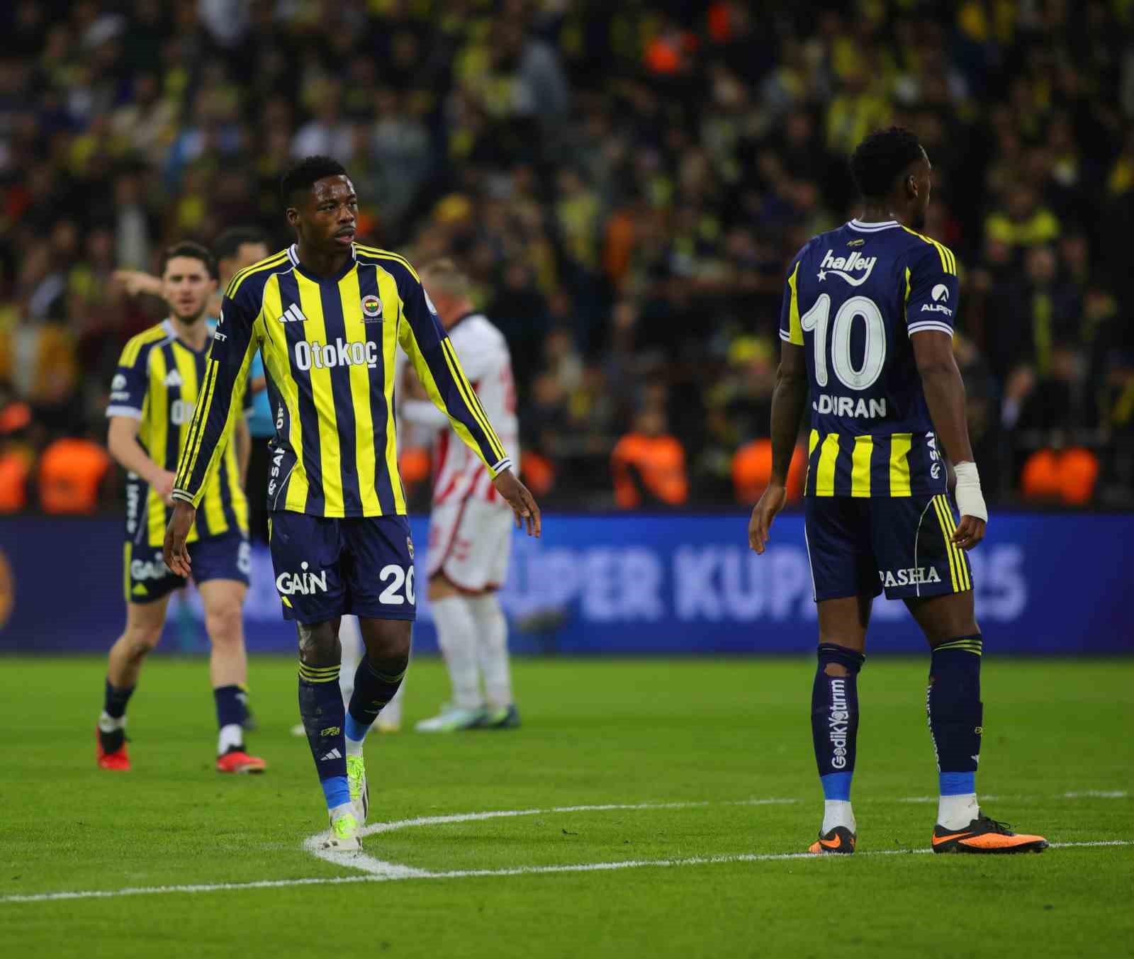 Turkcell Süper Kupa: Fenerbahçe: 1 - Samsunpor: 0 (İlk yarı)