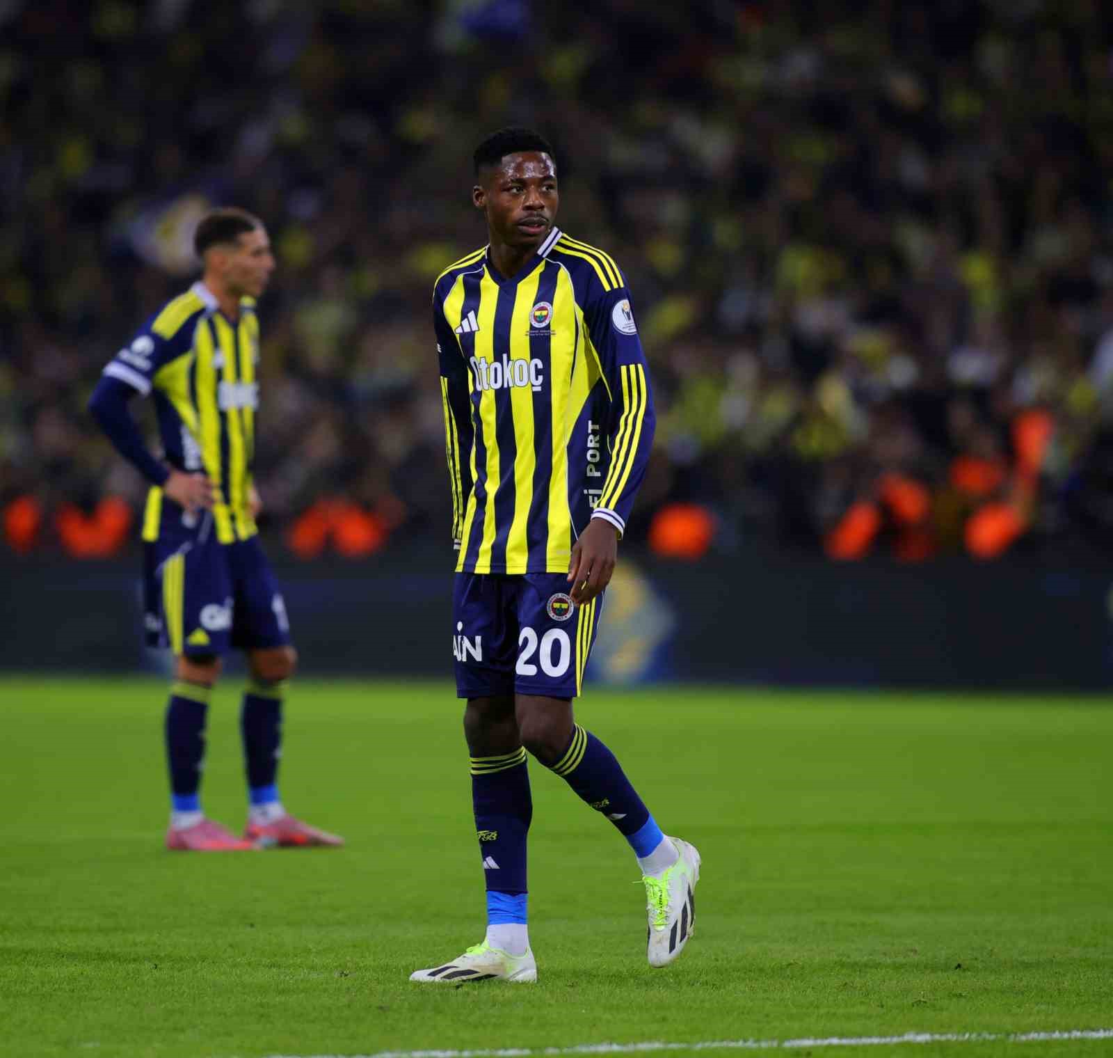 Turkcell Süper Kupa: Fenerbahçe: 1 - Samsunpor: 0 (İlk yarı)