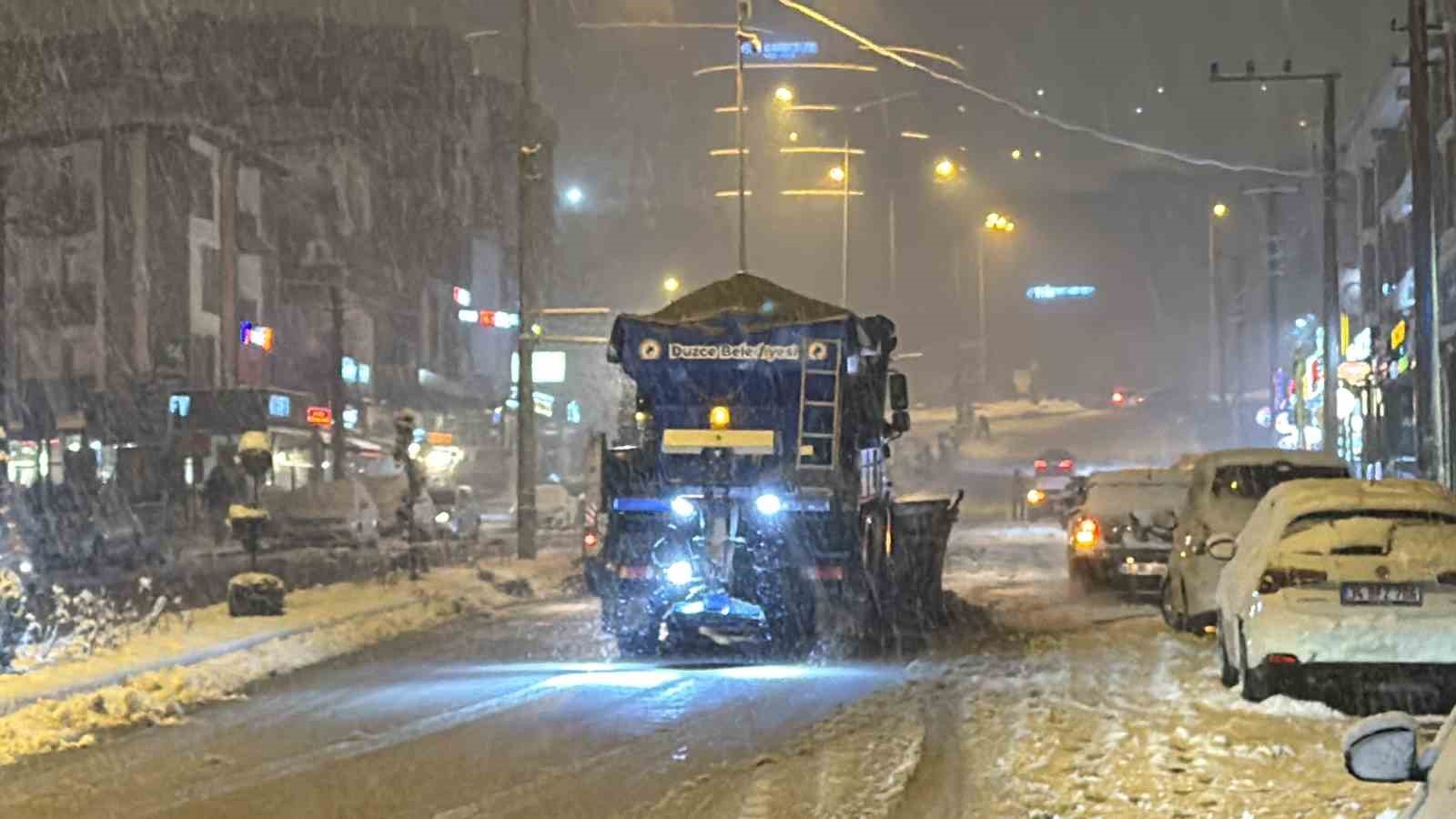 Düzce’nin yüksek kesimlerinde kar kalınlığı 10 santimetreye ulaştı