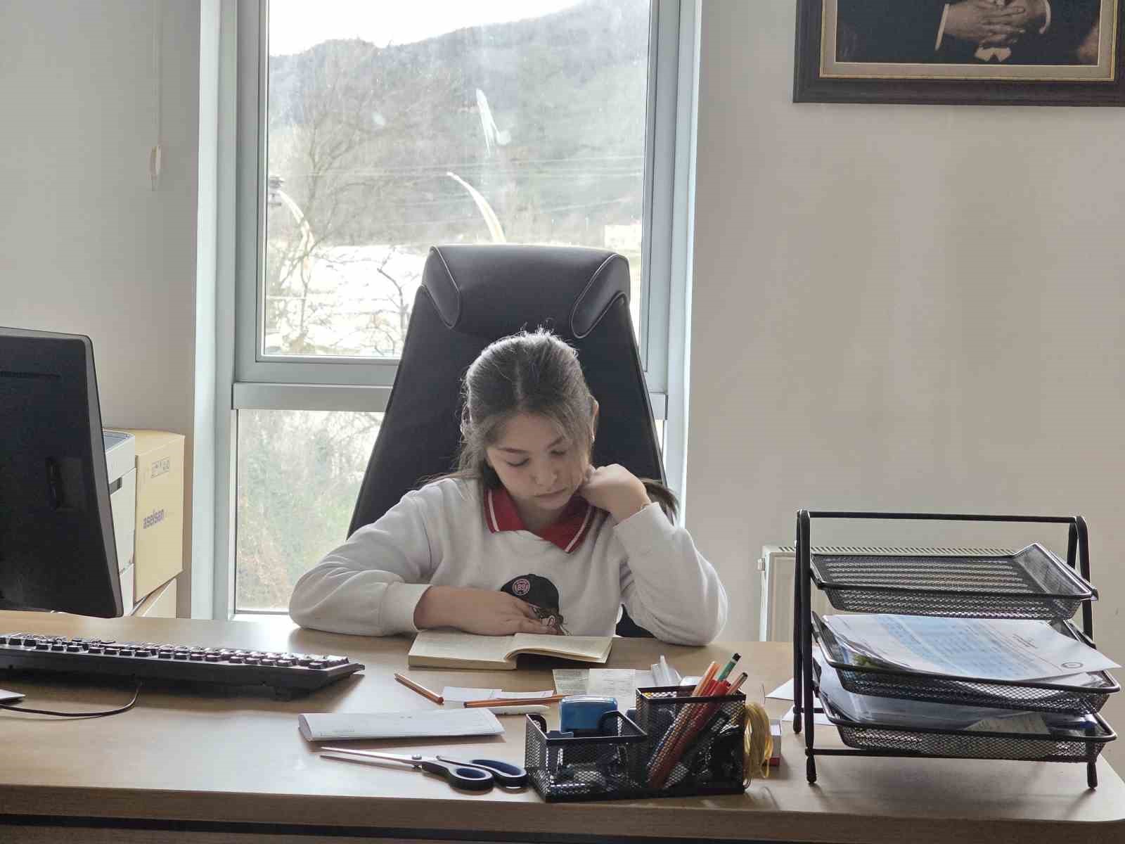 Ordu’da minikler kitaplarını emniyet teşkilatı birlikte okudu