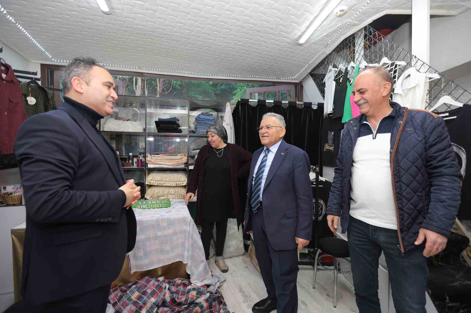 Başkan Büyükkılıç’tan Hunat Çarşısı esnafı ve vatandaşlarla samimi buluşma