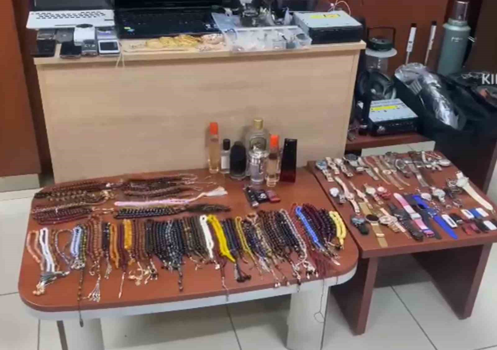 Üç evi soydu, 13 kilometrelik alanda 90 kamera incelenerek yakalandı