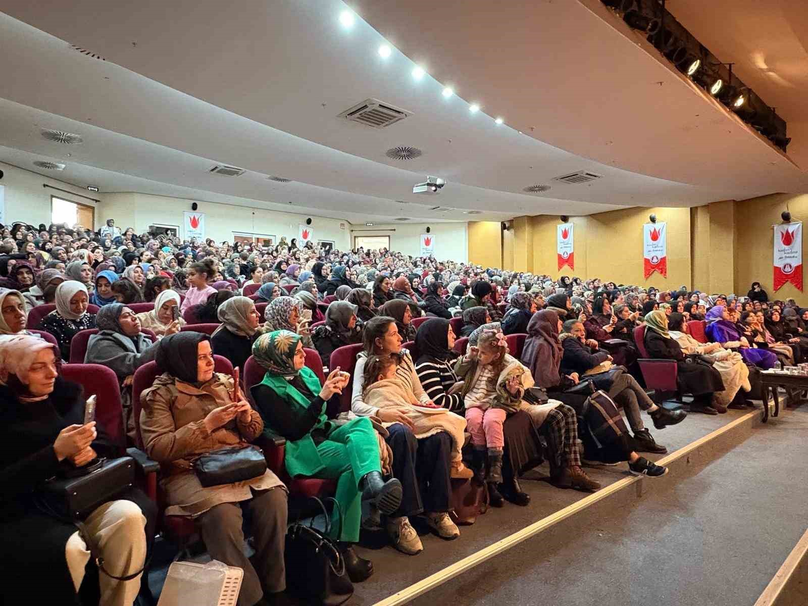 Sincan Belediyesi’nden kadınların hayatına dokunan sohbetler