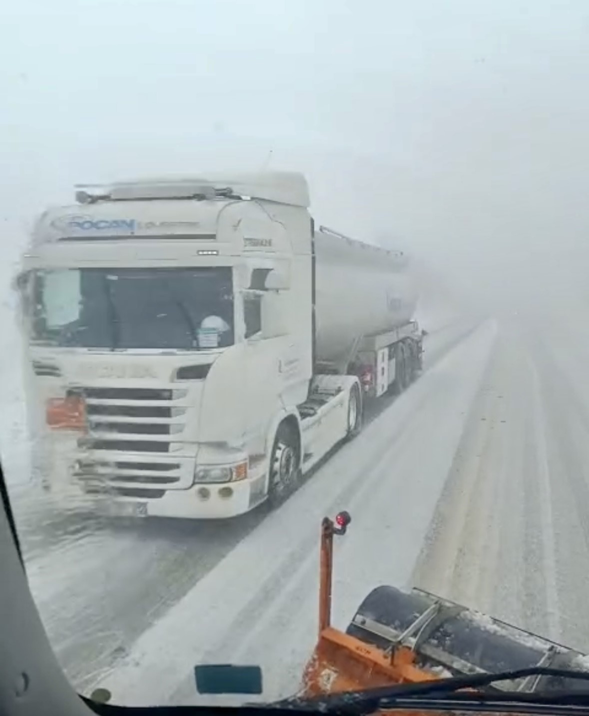 Alacabel’de kar yağışı etkisini sürdürüyor, kar kalınlığı yer yer 30 santimetreye ulaştı