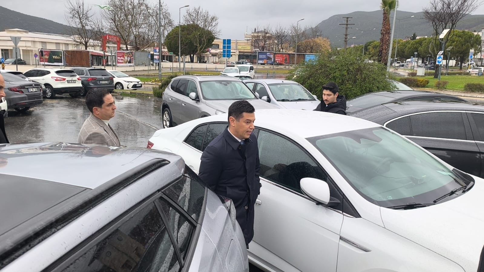 Marmaris Belediye Başkanı Ünlü’nün yargılandığı davalarda karar çıkmadı