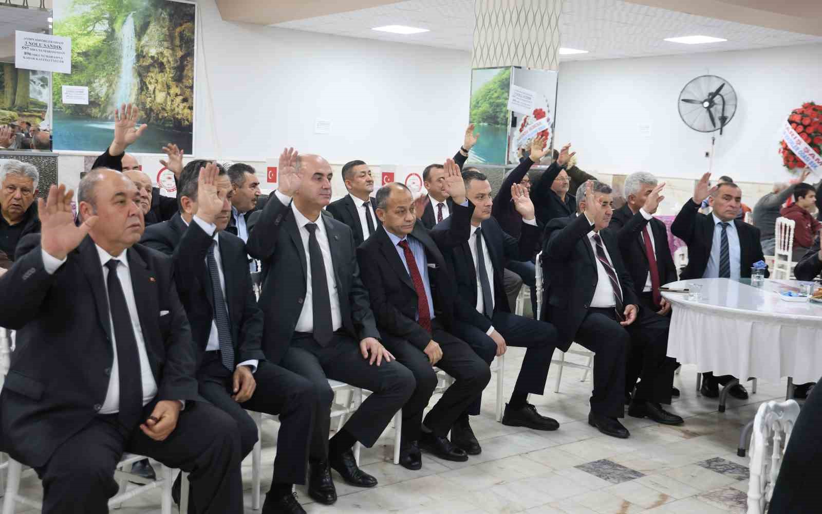 Şoförler Odası’nda 5. kez güven tazeleyen Özmeriç, AYESOB’a adaylığını açıkladı