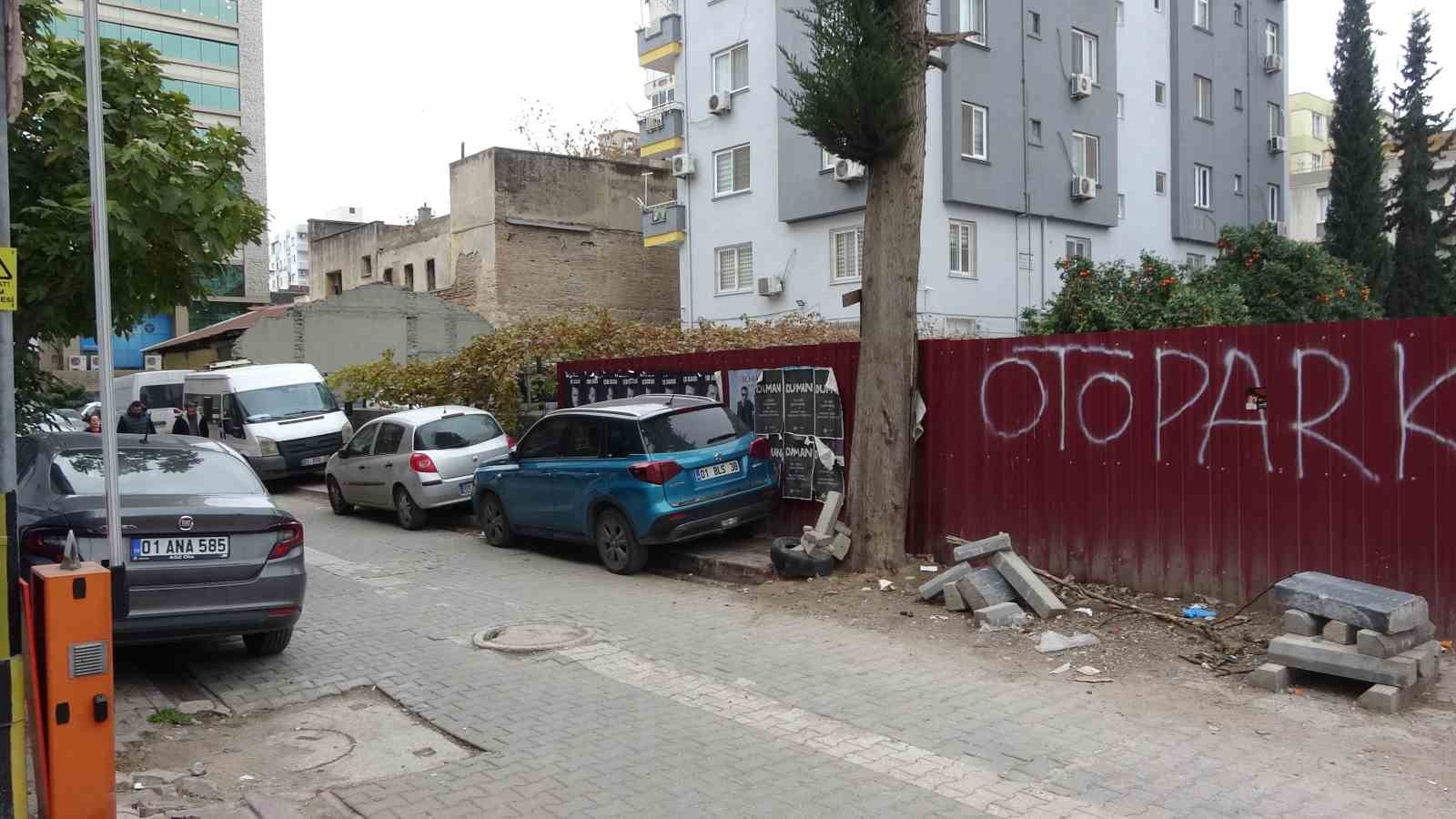 Adana’da 19 yaşındaki genç sokak ortasında öldürüldü