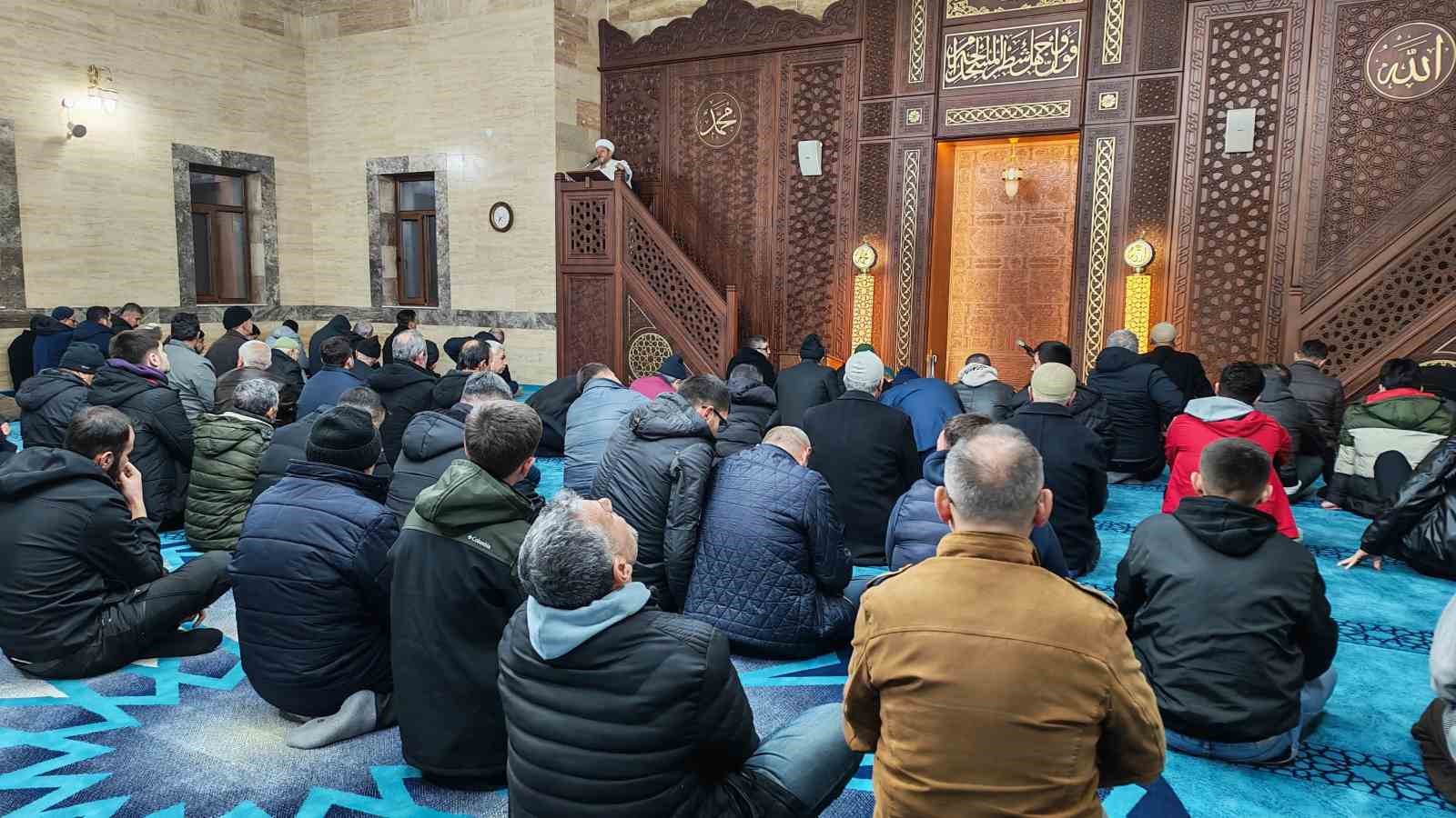 Demirci’de Miraç Kandili dualarla idrak edildi