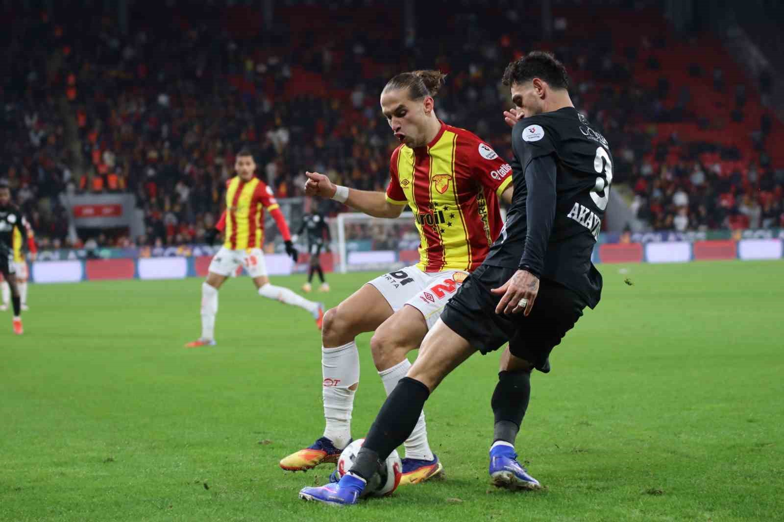 Trendyol Süper Lig: Göztepe: 3 - Çaykur Rizespor: 1 (Maç sonucu)