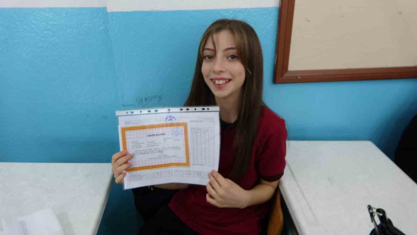 Yozgat’ta 65 bin 505 öğrenci karne sevinci yaşadı