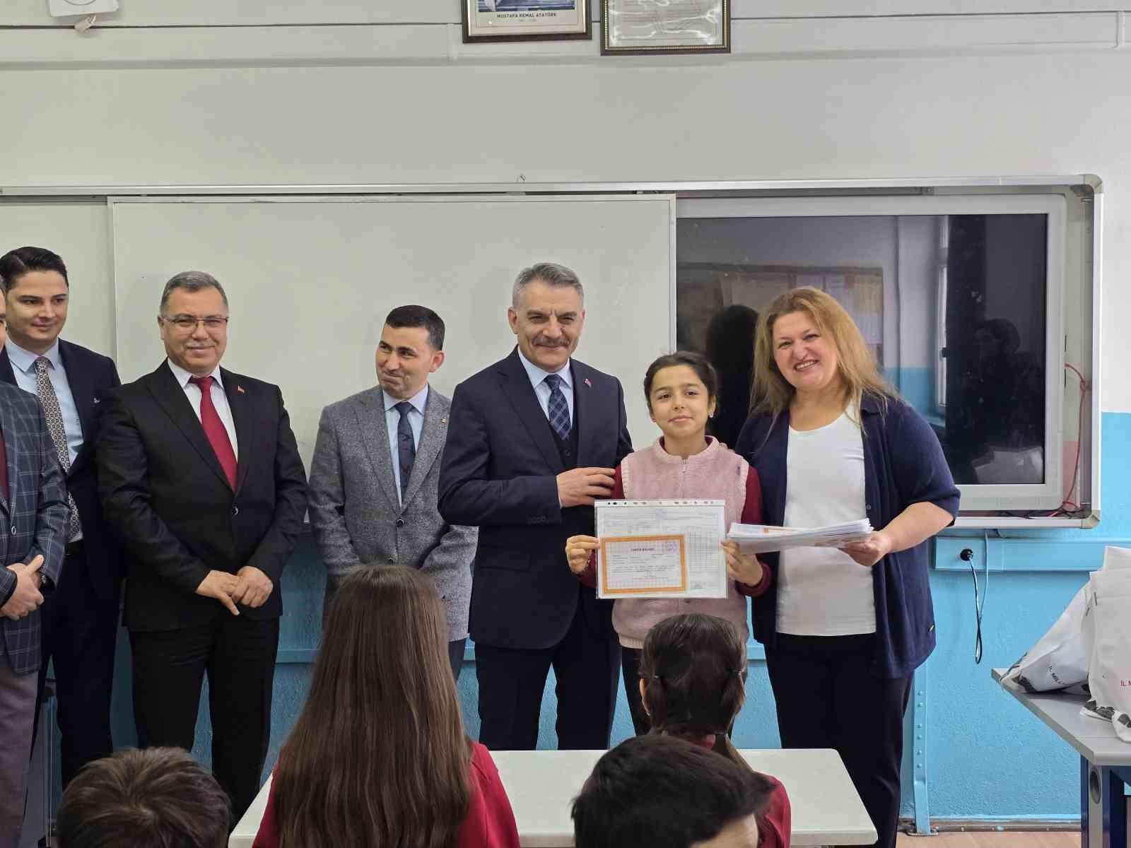 Yozgat’ta 65 bin 505 öğrenci karne sevinci yaşadı