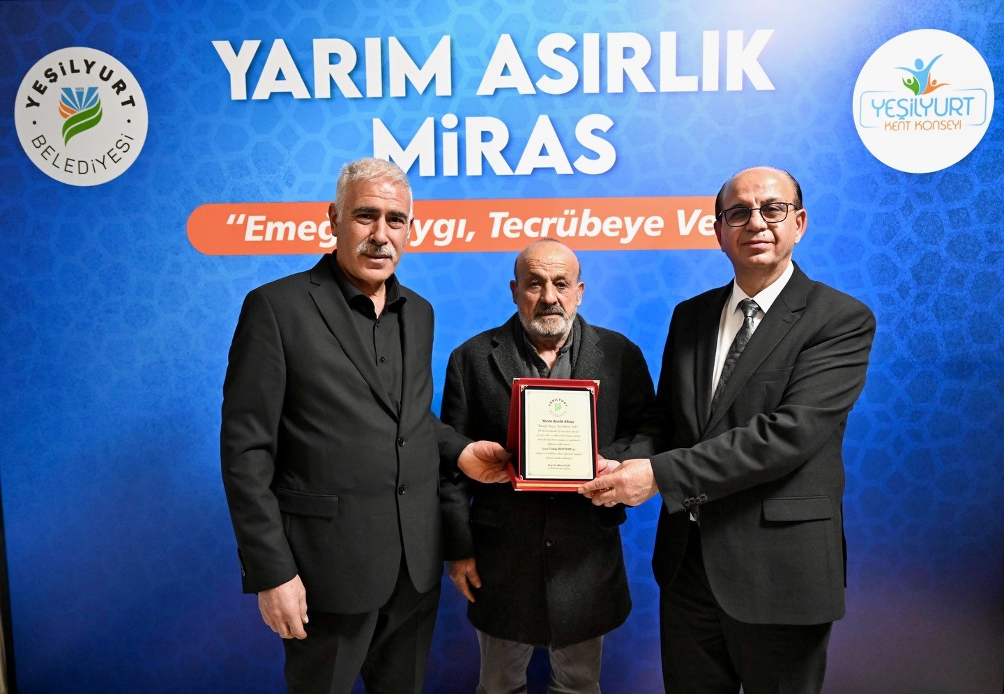 Yeşilyurt’ta yarım asırlık emekler plaketle taçlandırıldı