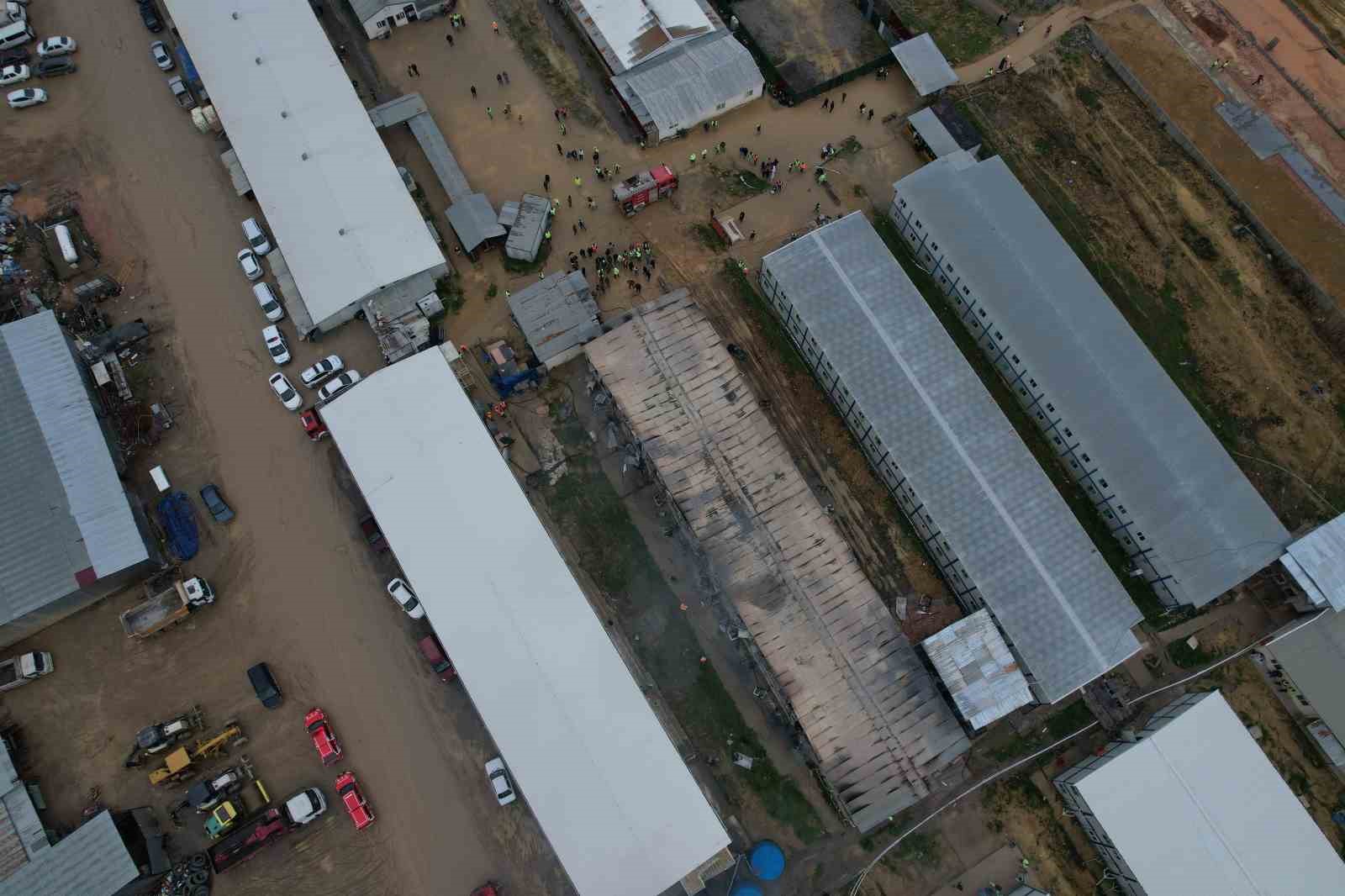 Kentin dört bir yanından görülen şehir hastanesi yangını kontrol altına alındı