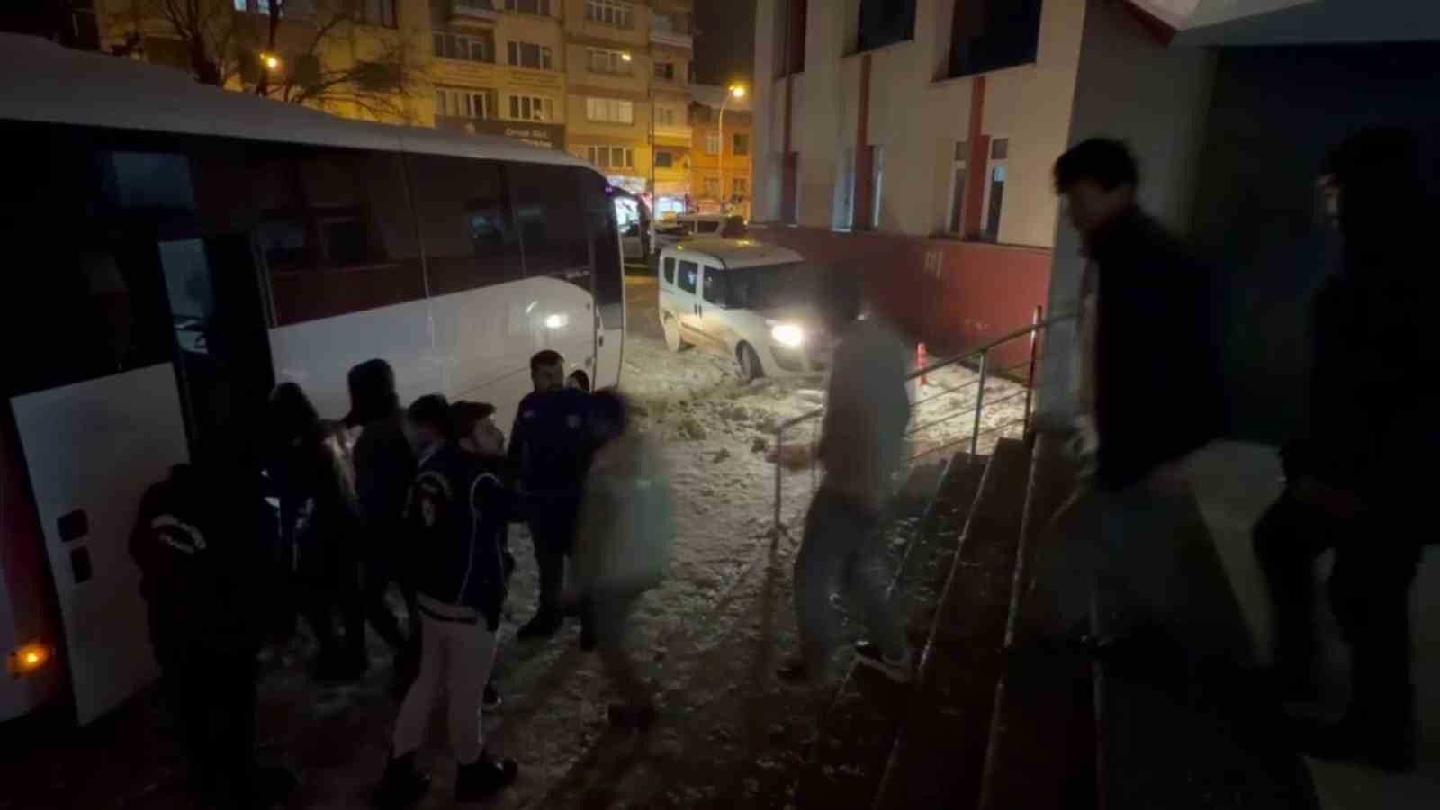 Erzurum’da 48 göçmen ve 4 organizatör yakalandı