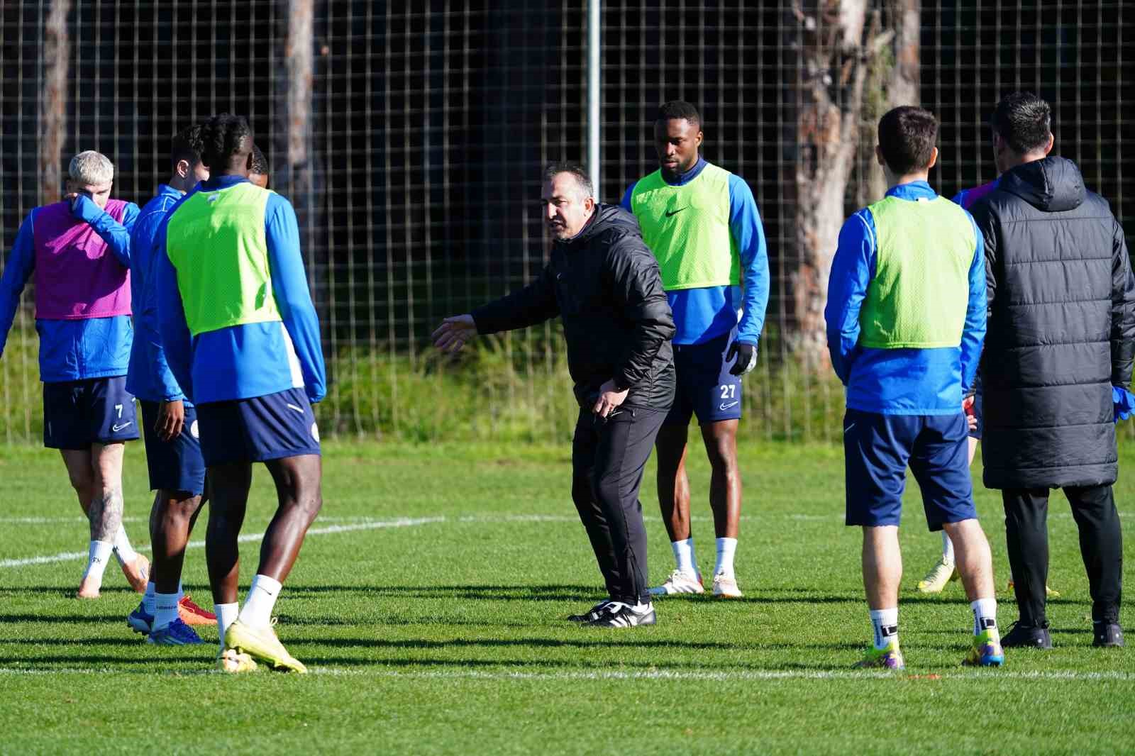 Çaykur Rizespor’da ikinci yarı hazırlıkları sürüyor