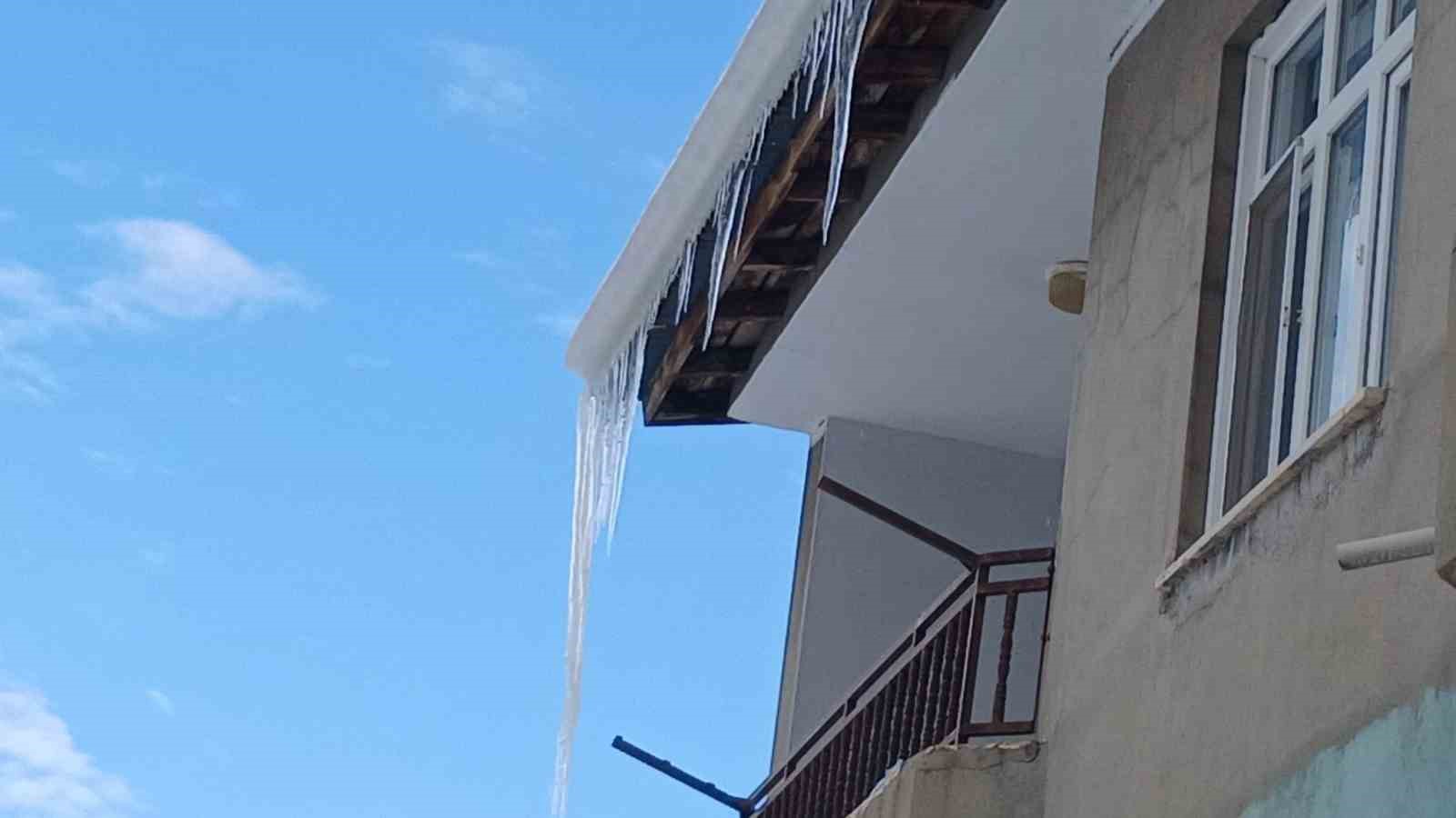 Kulp’ta kış yüzünü sert gösterdi