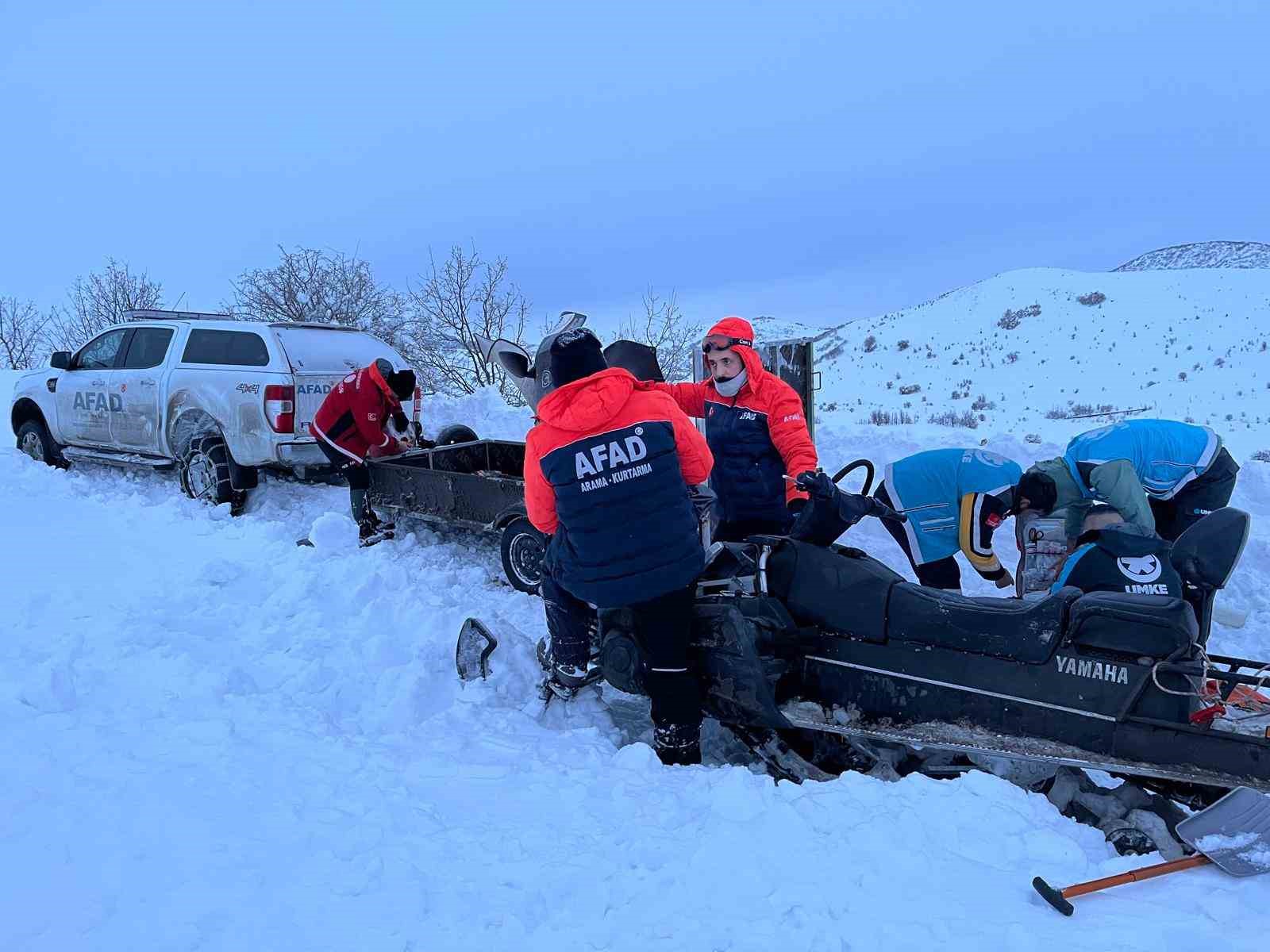 Karla mücadelede güç birliği: Tunceli’de zamanla yarış